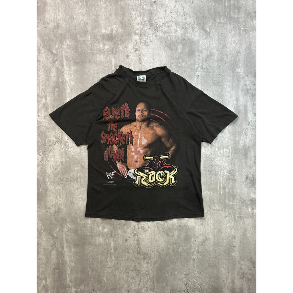 2002 The Rock WWE Layeth The Smacketh Down Wrestling Graphic T-Shirt Size Medium