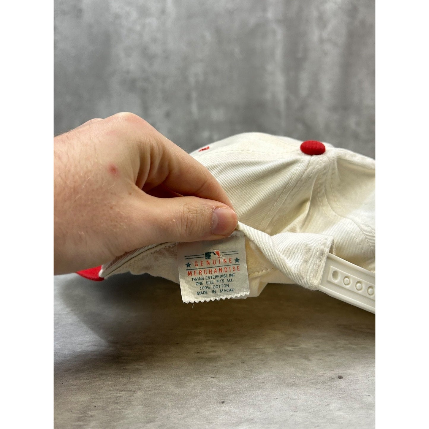 Vintage Cincinnati Reds MLB Embroidered Logo Baseball Snapback Hat OSFA