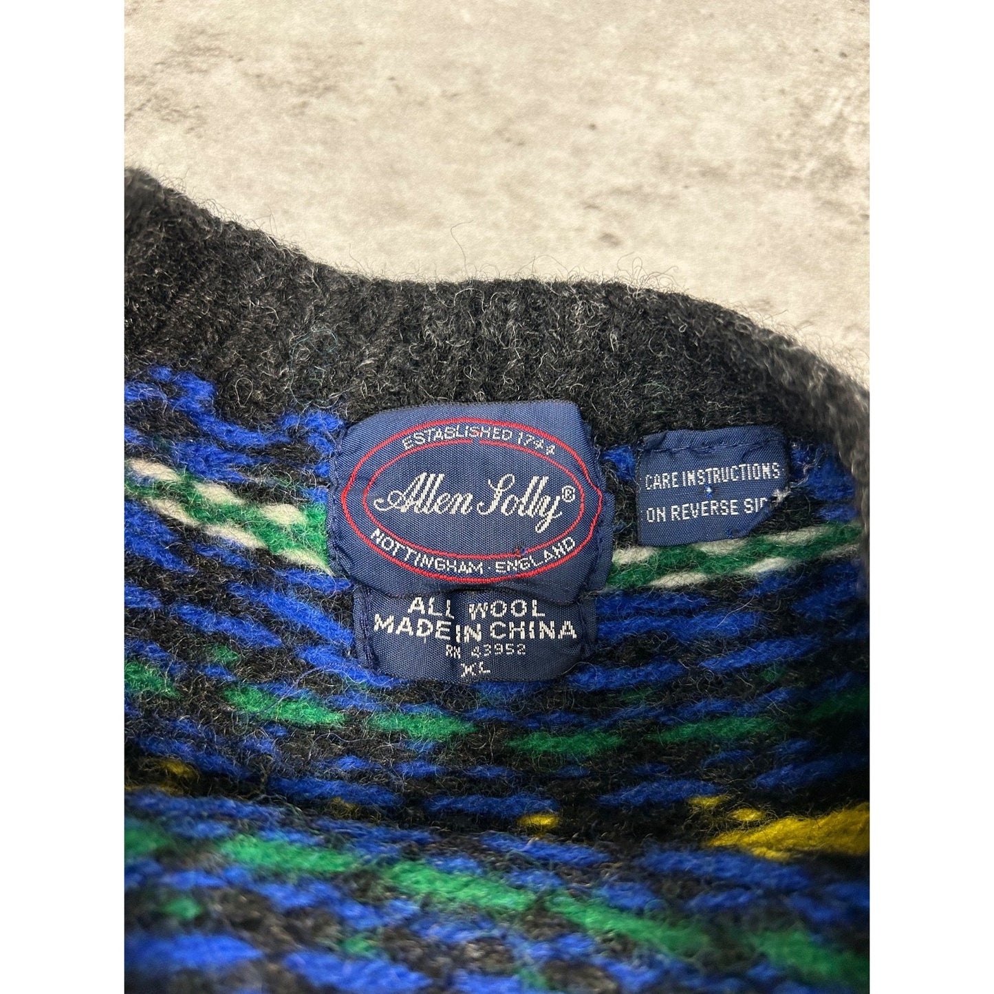 Vintage Allen Solly 100% Wool Aztec Pattern Knit Sweater Size XL