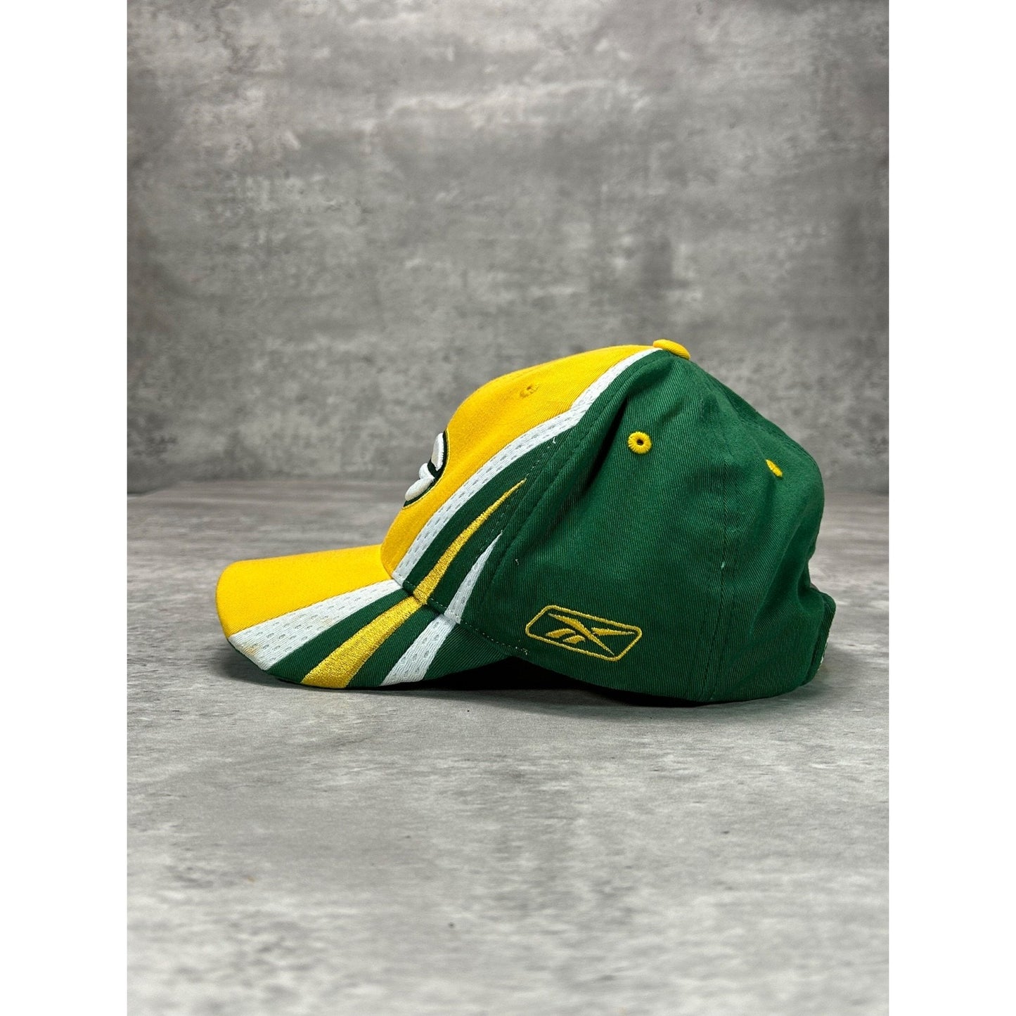 Vintage Green Bay Packers NFL Embroidered Logo Reebok Strapback Hat OSFA