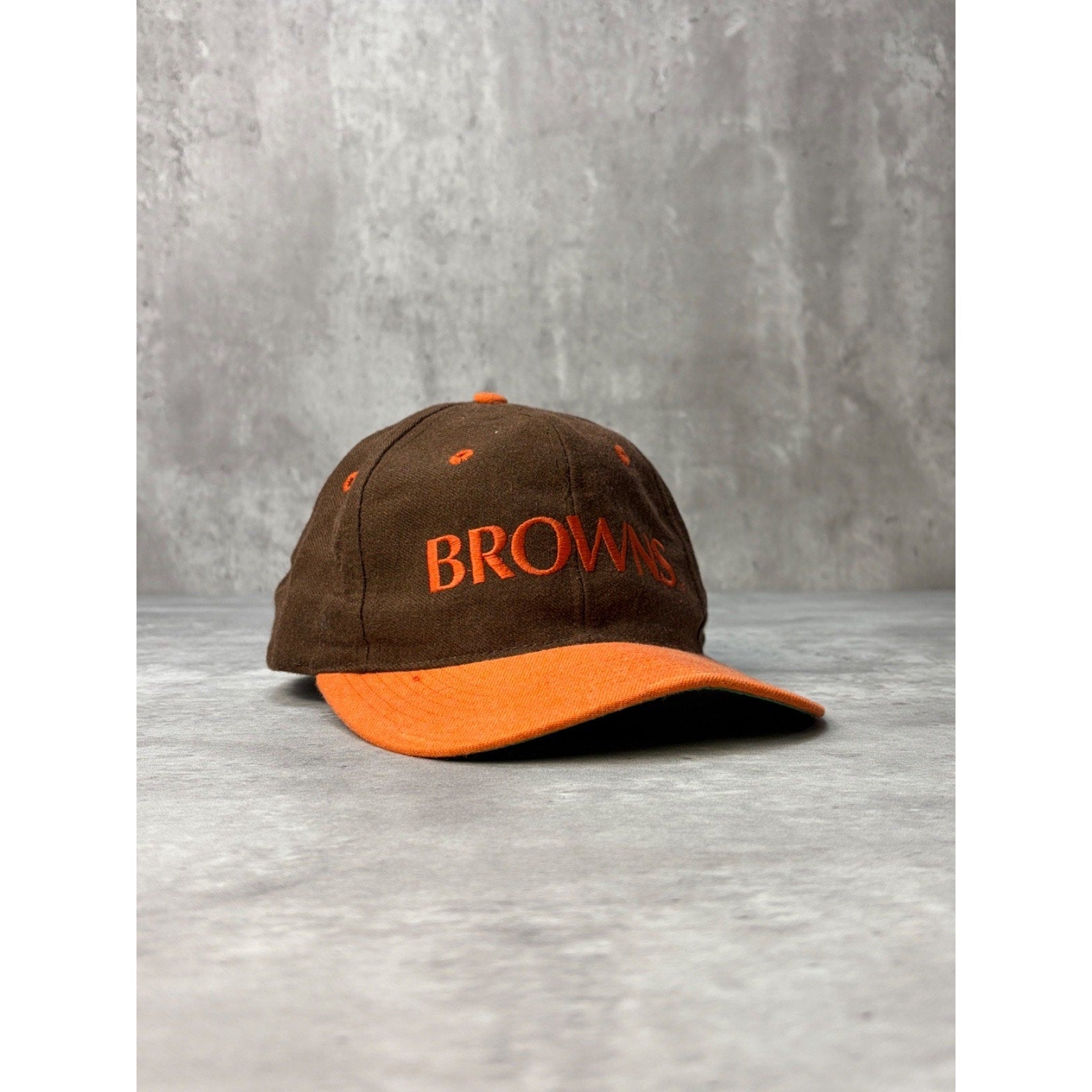 Vintage Cleveland Browns NFL Embroidered Spellout Snapback Hat OSFA