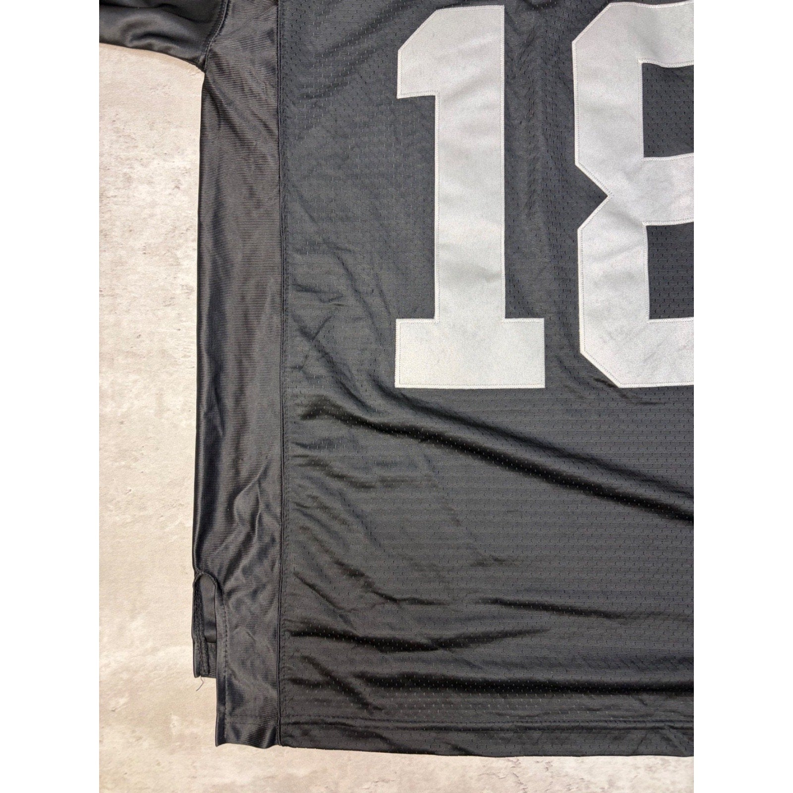 Vintage Randy Moss #18 Oakland Raiders NFL Reebok Football Jersey Size Large