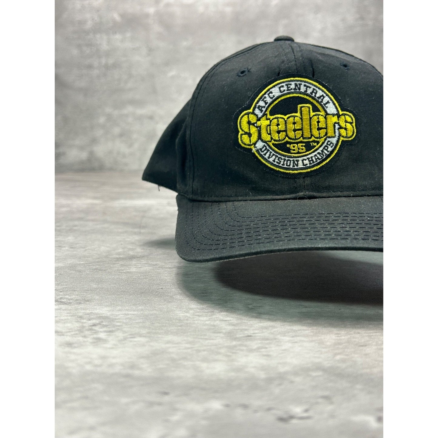 Vintage 90s Pittsburgh Steelers NFL Embroidered Spellout Snapback Hat OSFA