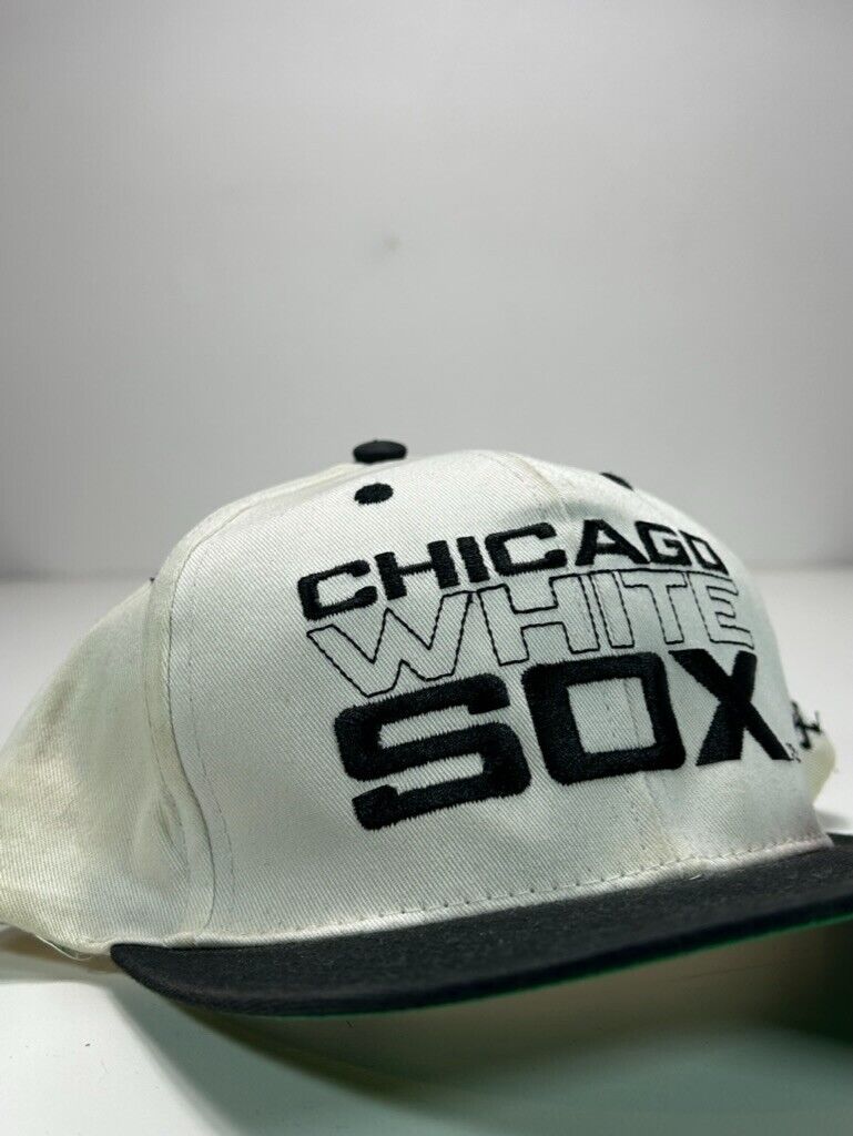 Vintage Chicago White Sox MLB Embroidered Spellout Snapback Hat OSFA