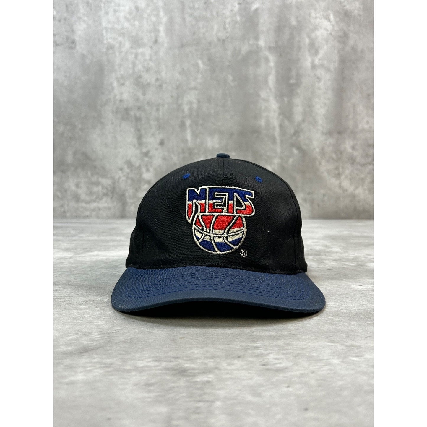 Vintage 90s Brooklyn Nets NBA Embroidered Logo Basketball Snapback Hat OSFA