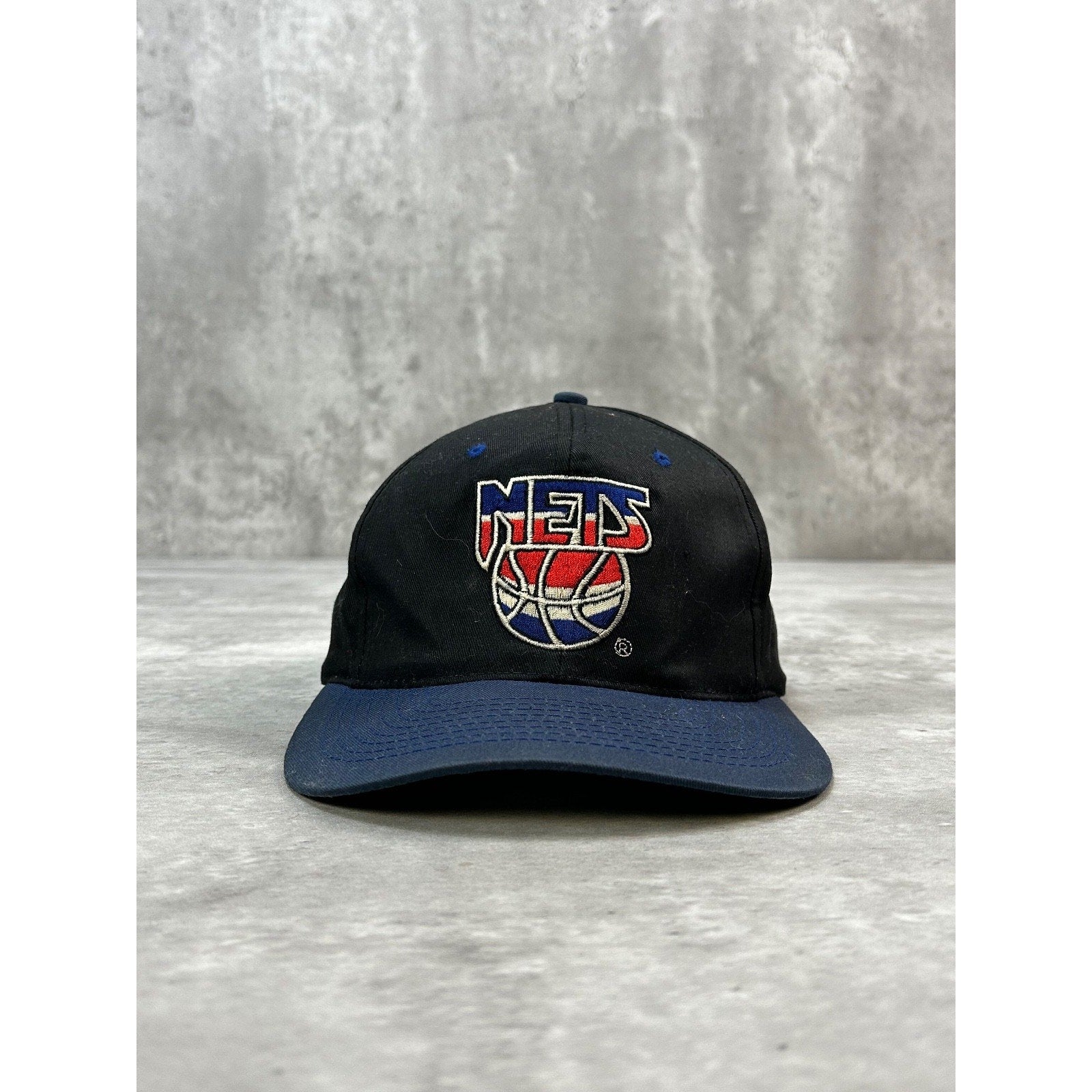 Vintage 90s Brooklyn Nets NBA Embroidered Logo Basketball Snapback Hat OSFA