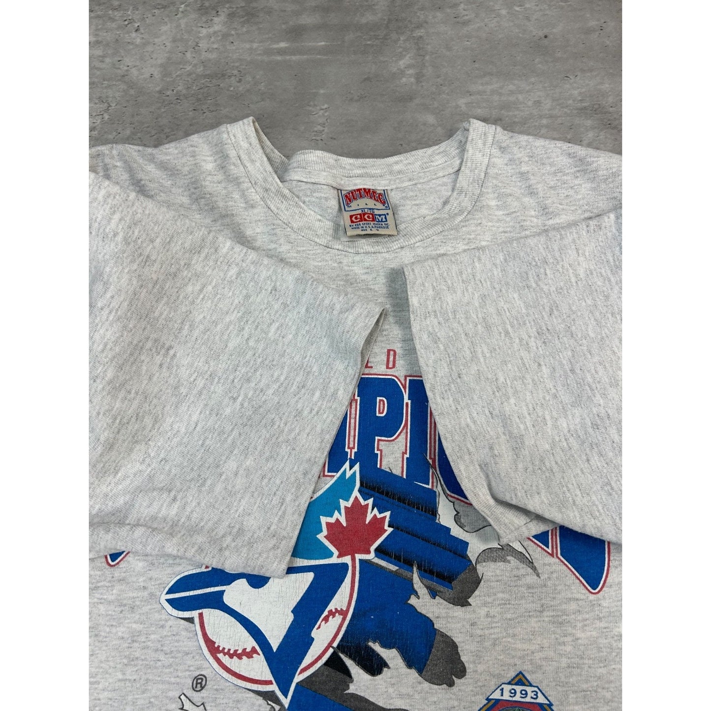 Vintage 1993 Toronto Blue Jays MLB World Series Champs Chest Buster T-Shirt XL