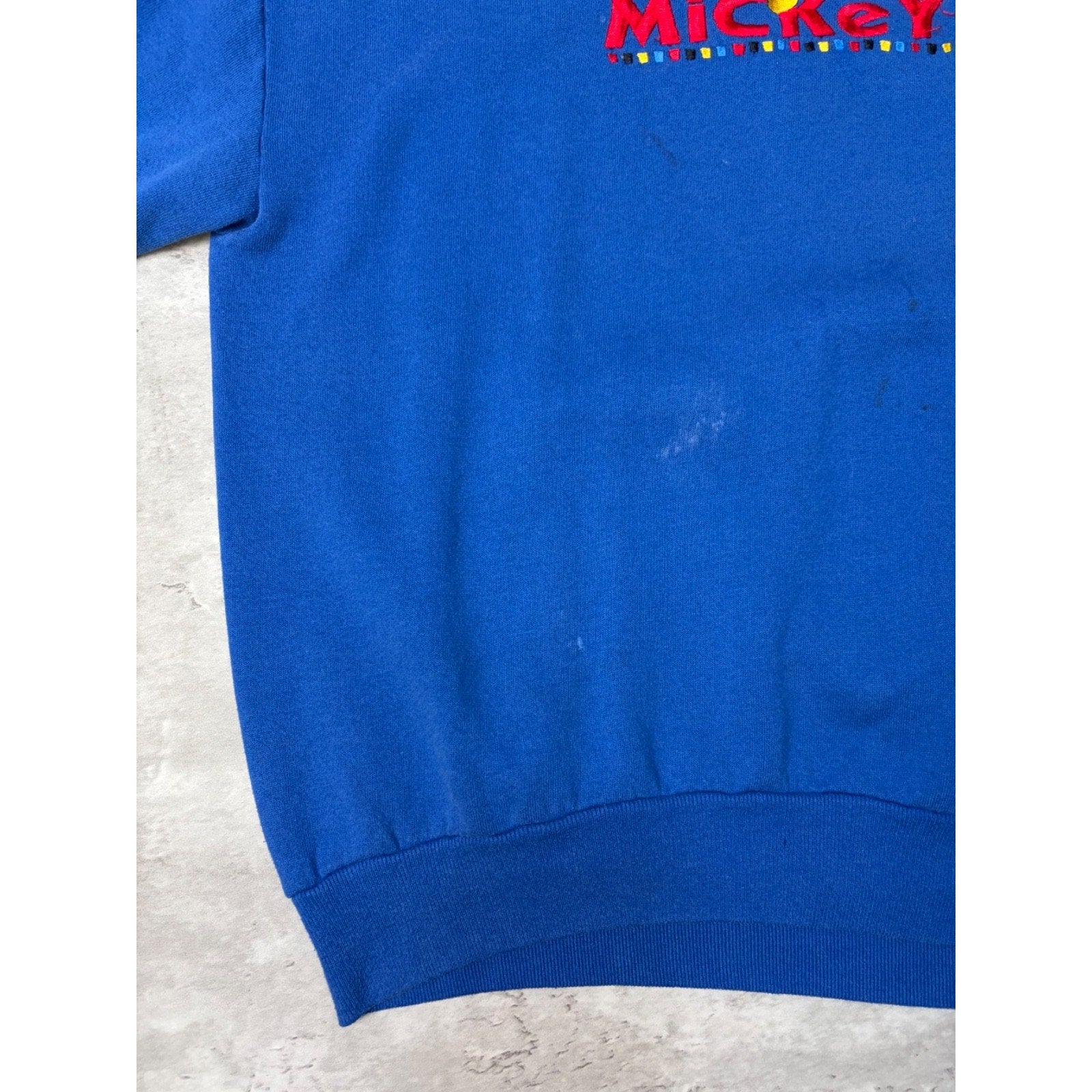 Vintage 90s Disney Mickey Mouse Embroidered Character Graphic Sweatshirt Size XL