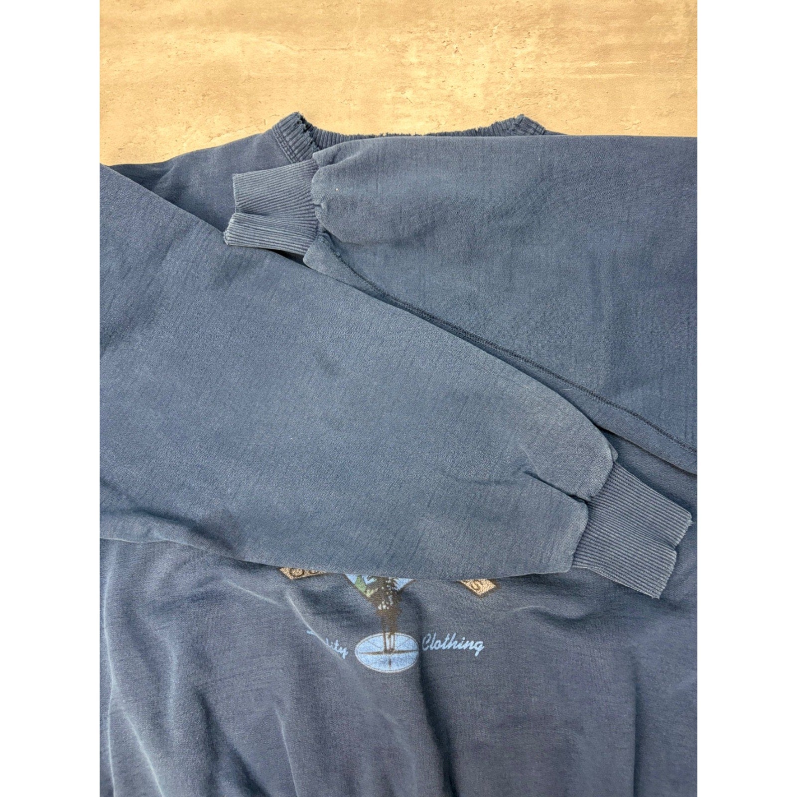 Vintage Wind River Outfitters Nature Crest Graphic Navy Blue Sweatshirt Size XL