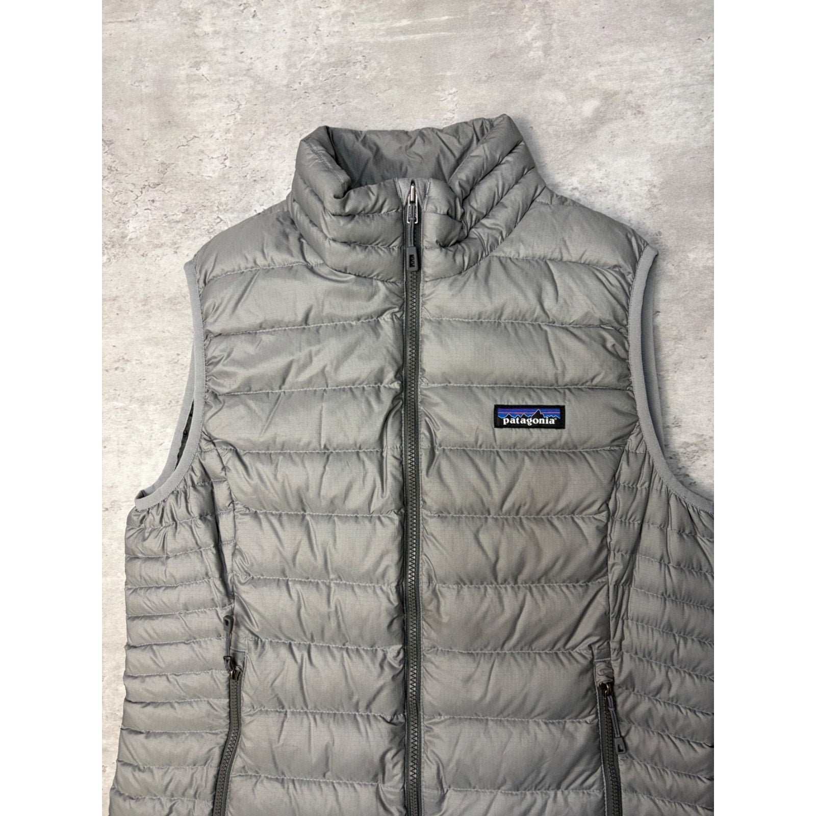 Vintage Womens Patagonia Embroidered Patch Puffer Vest Jacket Size Medium