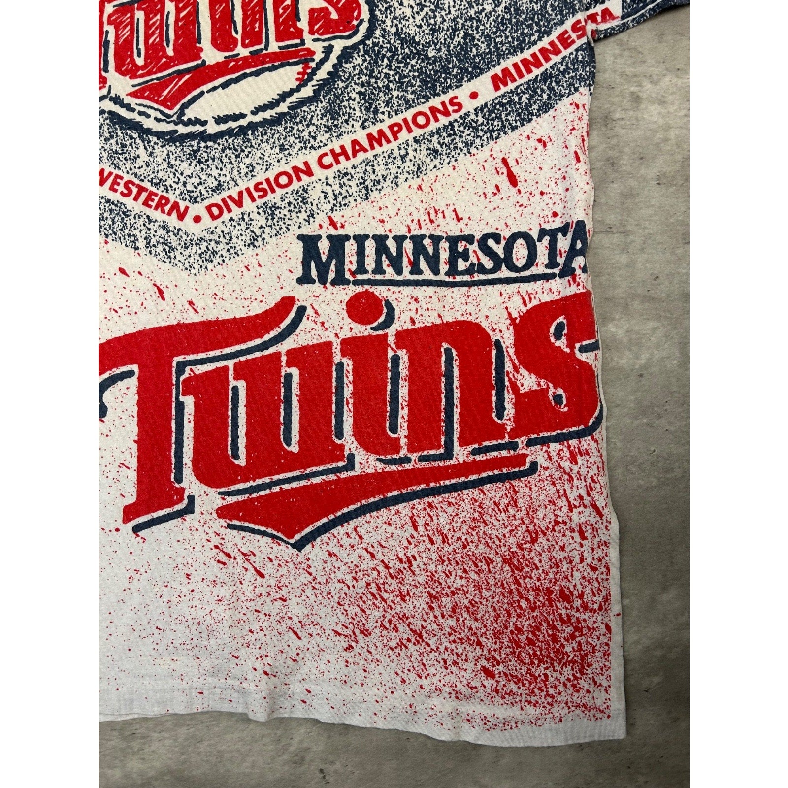 Vintage 90s Minnesota Twins MLB All Over Print Graphic Baseball T-Shirt Sz Large