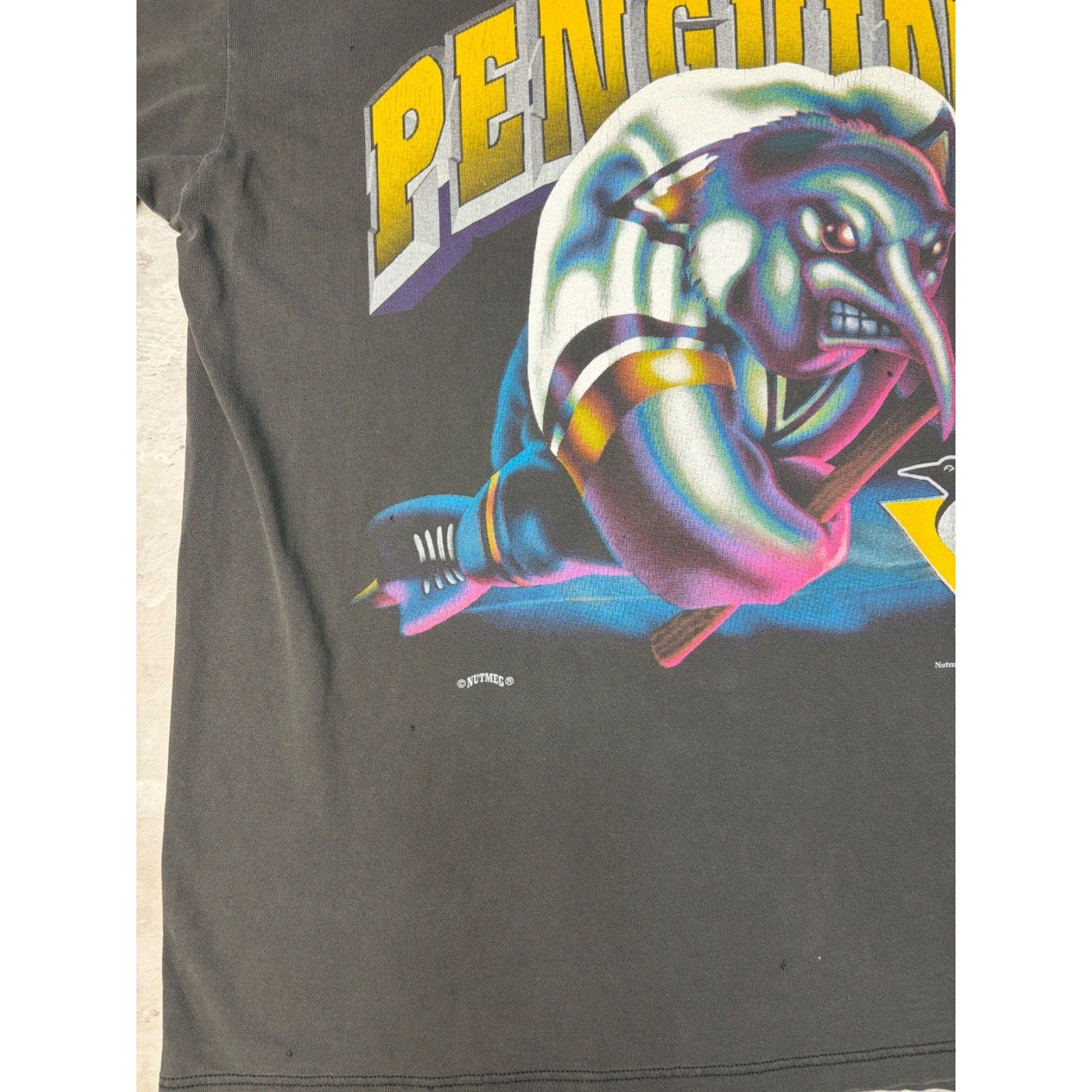 Vintage 90s Pittsburgh Penguins NHL Cartoon Graphic Hockey T-Shirt Size XL