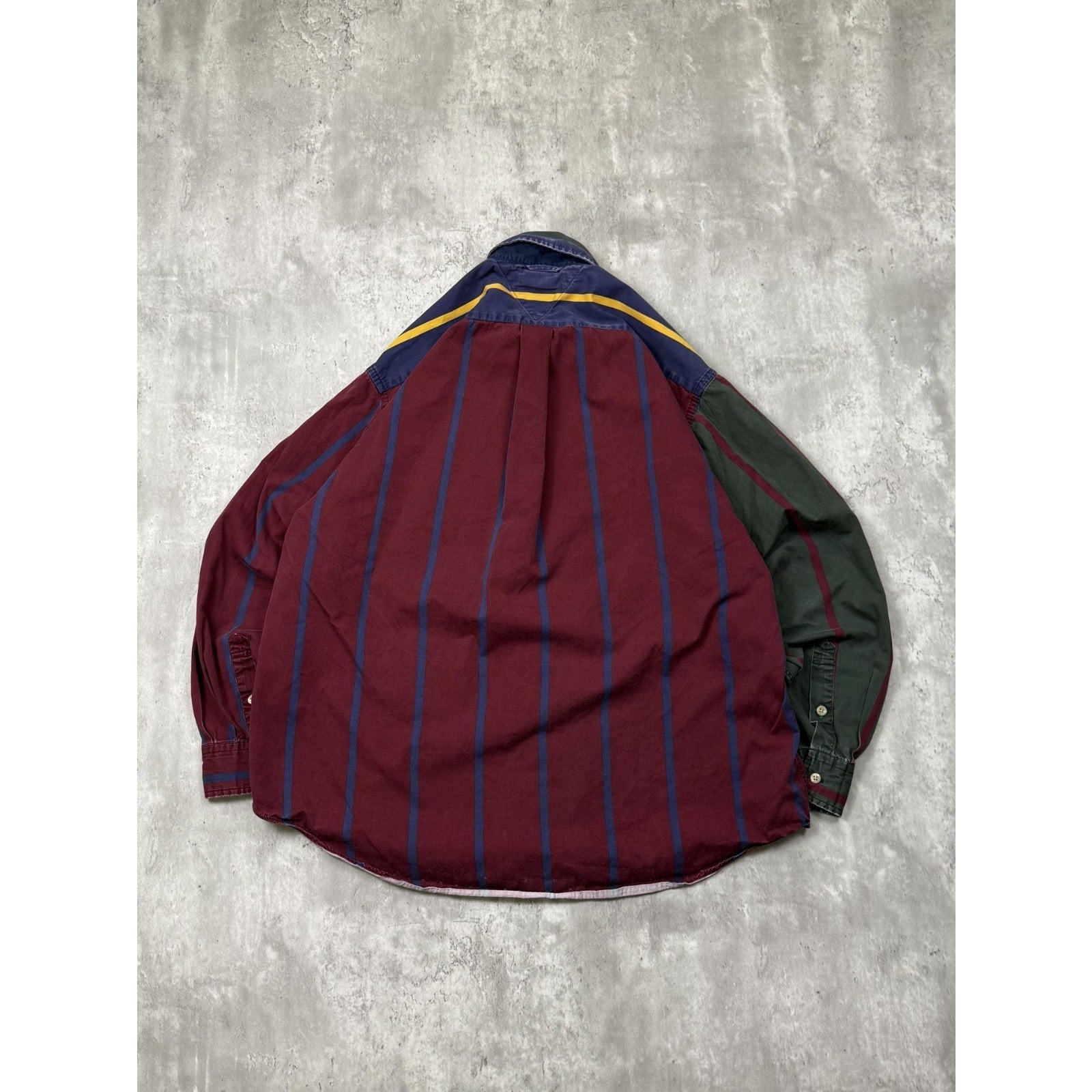 Vintage Tommy Hilfiger Embroidered Crest Striped Button Up Shirt Size Large