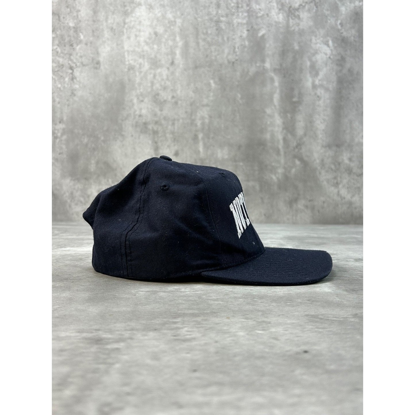 Vintage 90s Notre Dame Fighting Irish NCAA Arc Spellout Snapback Hat OSFA