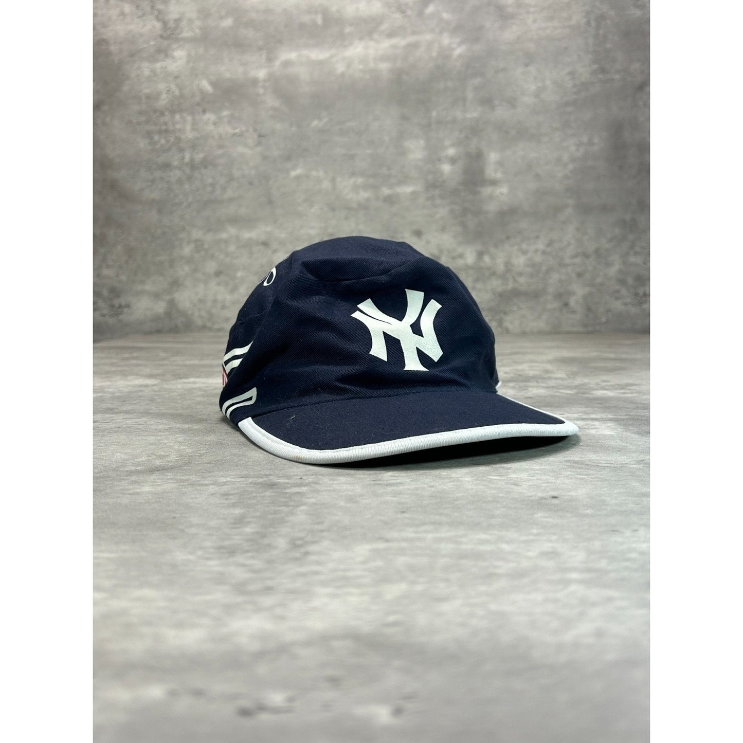 Vintage 80s/90s New York Yankees MLB Graphic Logo Baseball Snapback Hat OSFA
