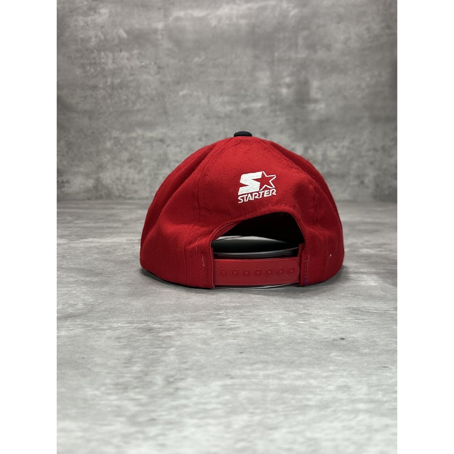 Vintage 90s Detroit Red Wings NHL Embroidered Spellout Starter Snapback Hat OSFA