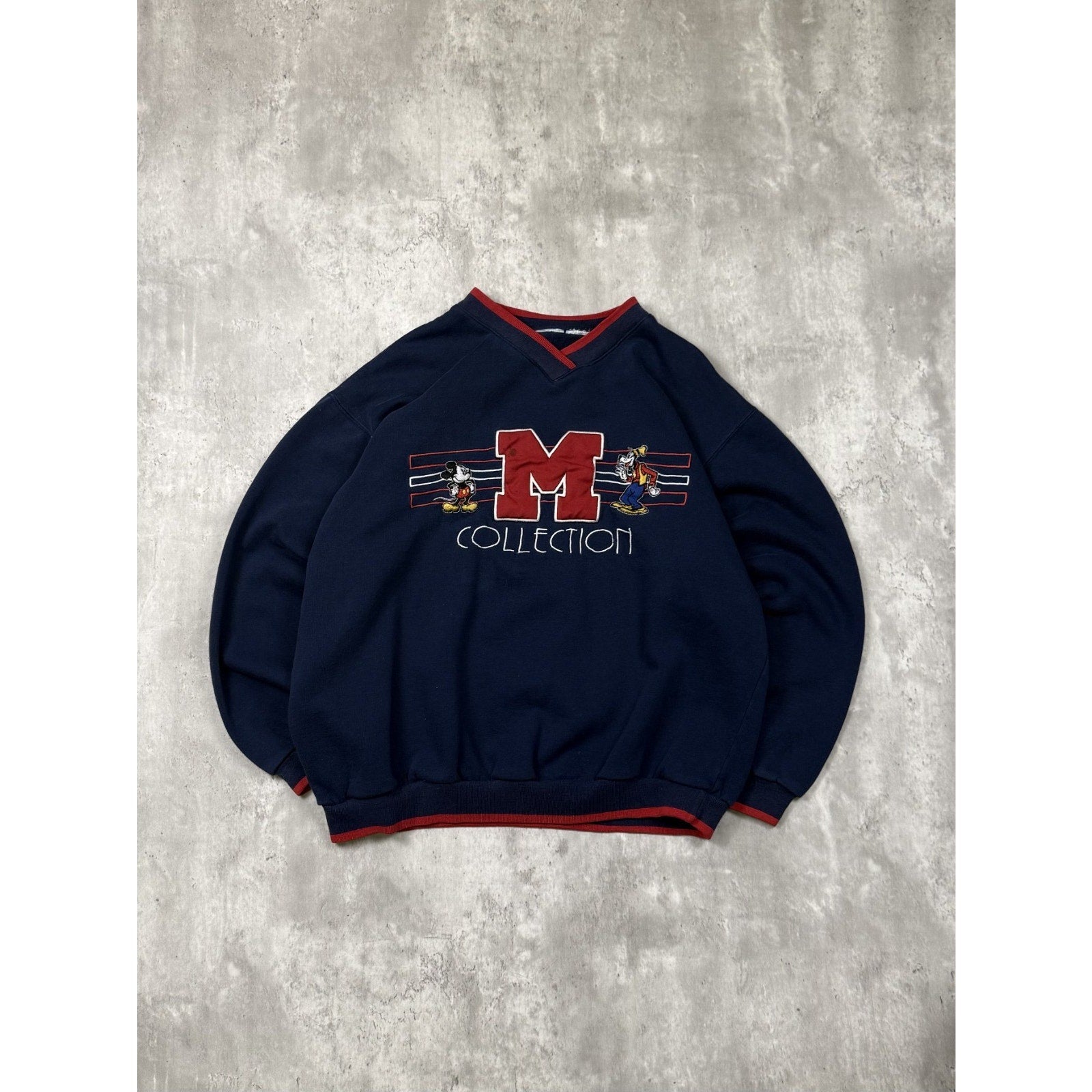 Vintage Mickey Mouse Collection Character Graphic Sweatshirt Size Medium