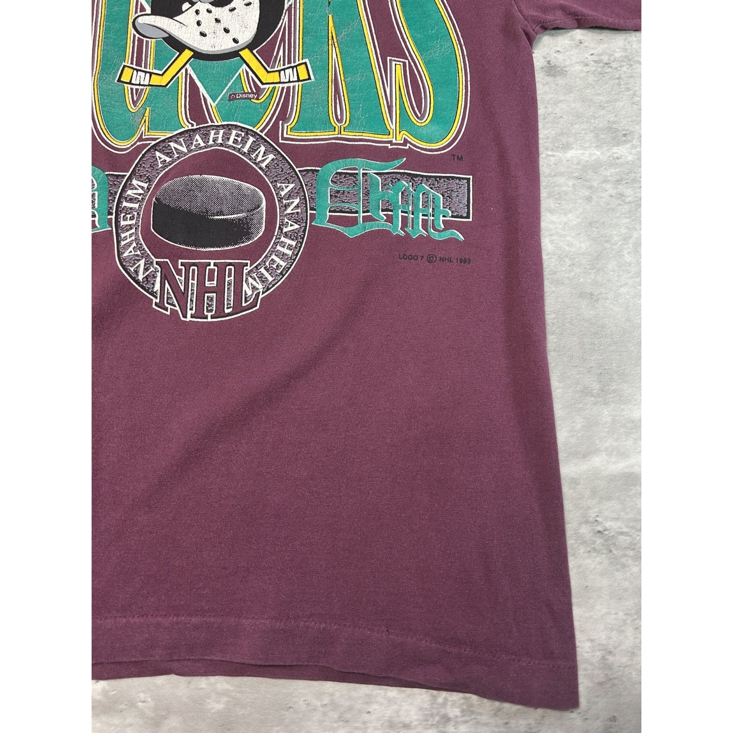 Vintage 1993 Anaheim Mighty Ducks NHL Spellout Graphic Hockey T-Shirt Sz Medium