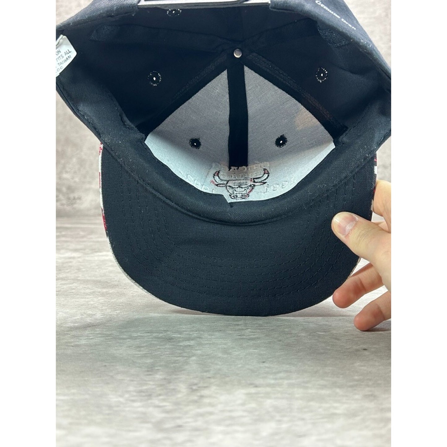 Vintage 1991/92 Chicago Bulls NBA Back To Back World Champs Snapback Hat OSFA