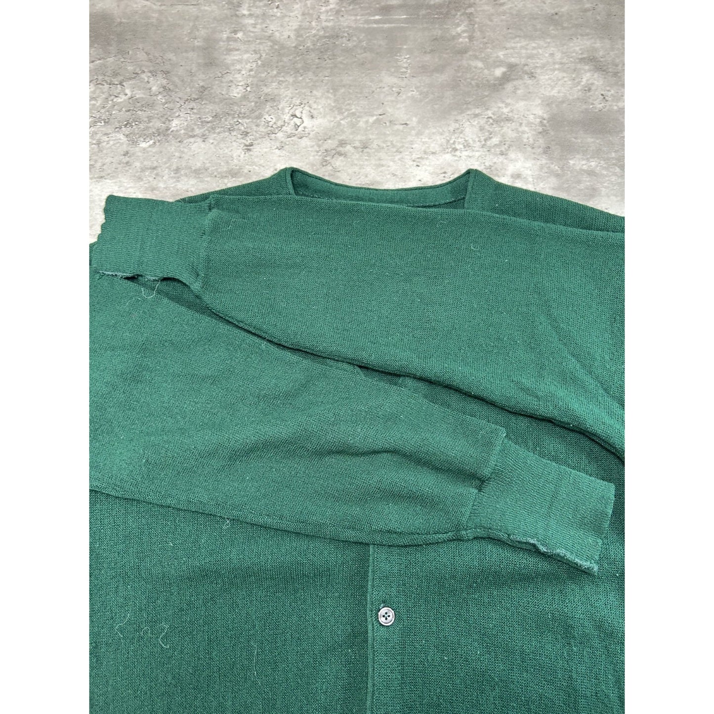 Vintage 80s/90s Izod Embroidred Crest Cardigan Knit Sweater Size Large Green