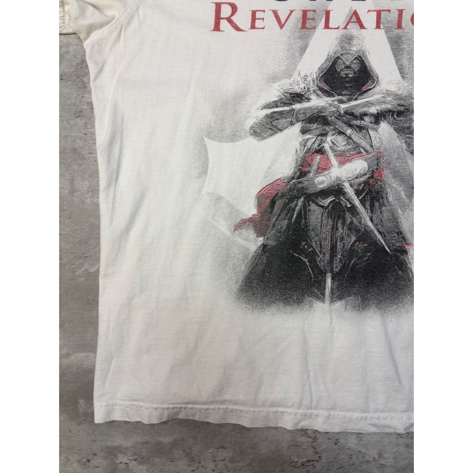 Assassins Creed Revelations Video Game Promo White Graphic T-Shirt Size Large