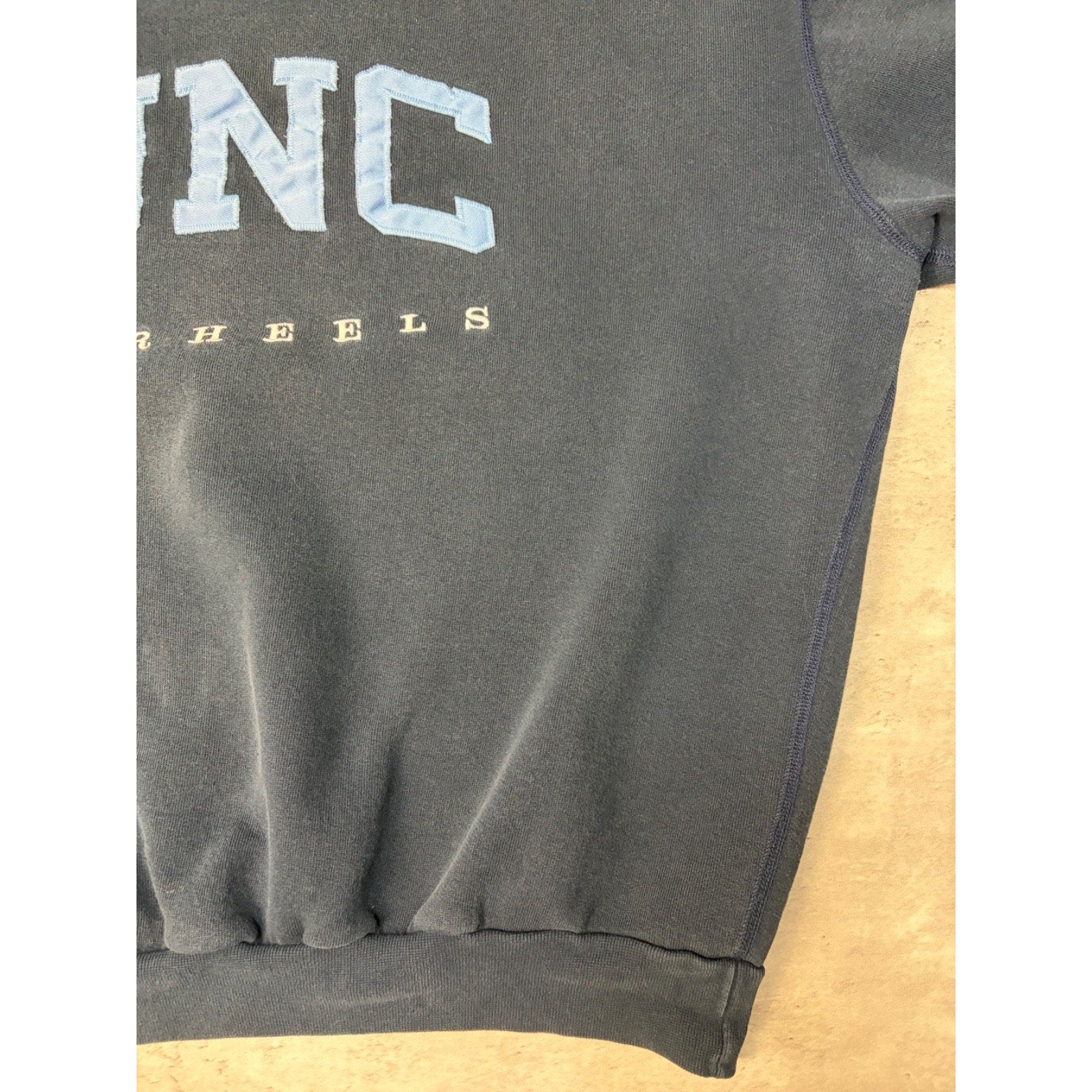 Vintage 90s UNC Tarheels NCAA Embroidered Collegiate Spellout Sweatshirt Size XL