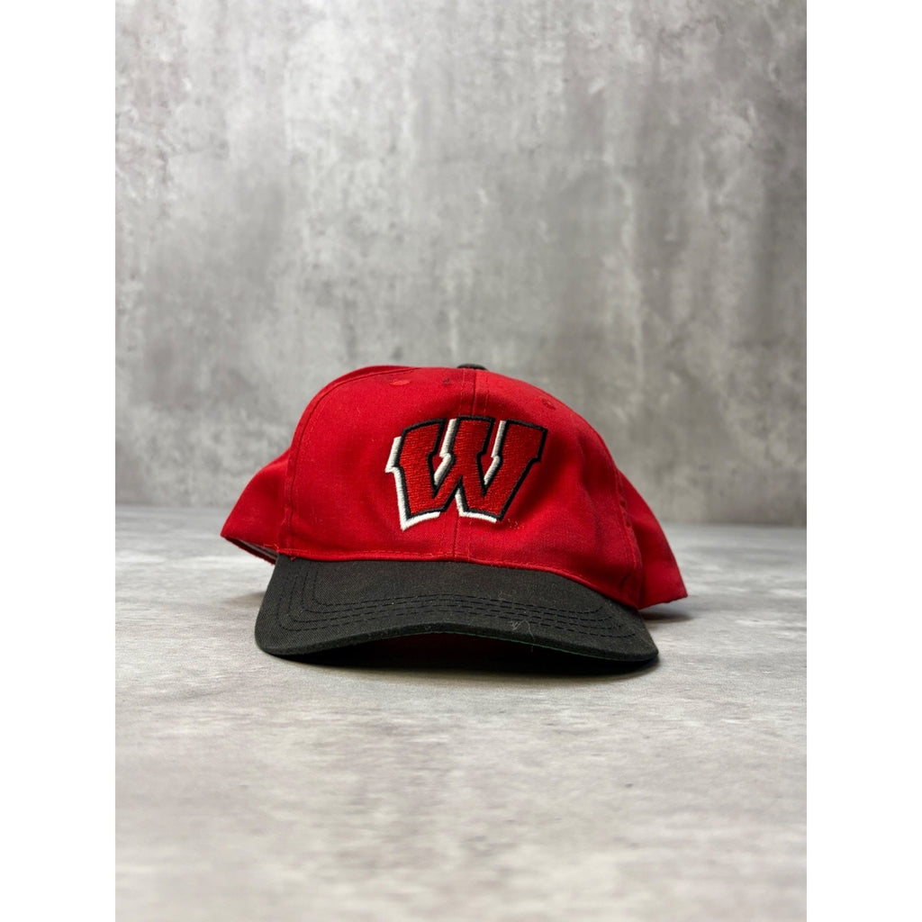 Vintage Wisconsin Badgers NCAA Embroidered Logo YOUTH Snapback Hat OSFA
