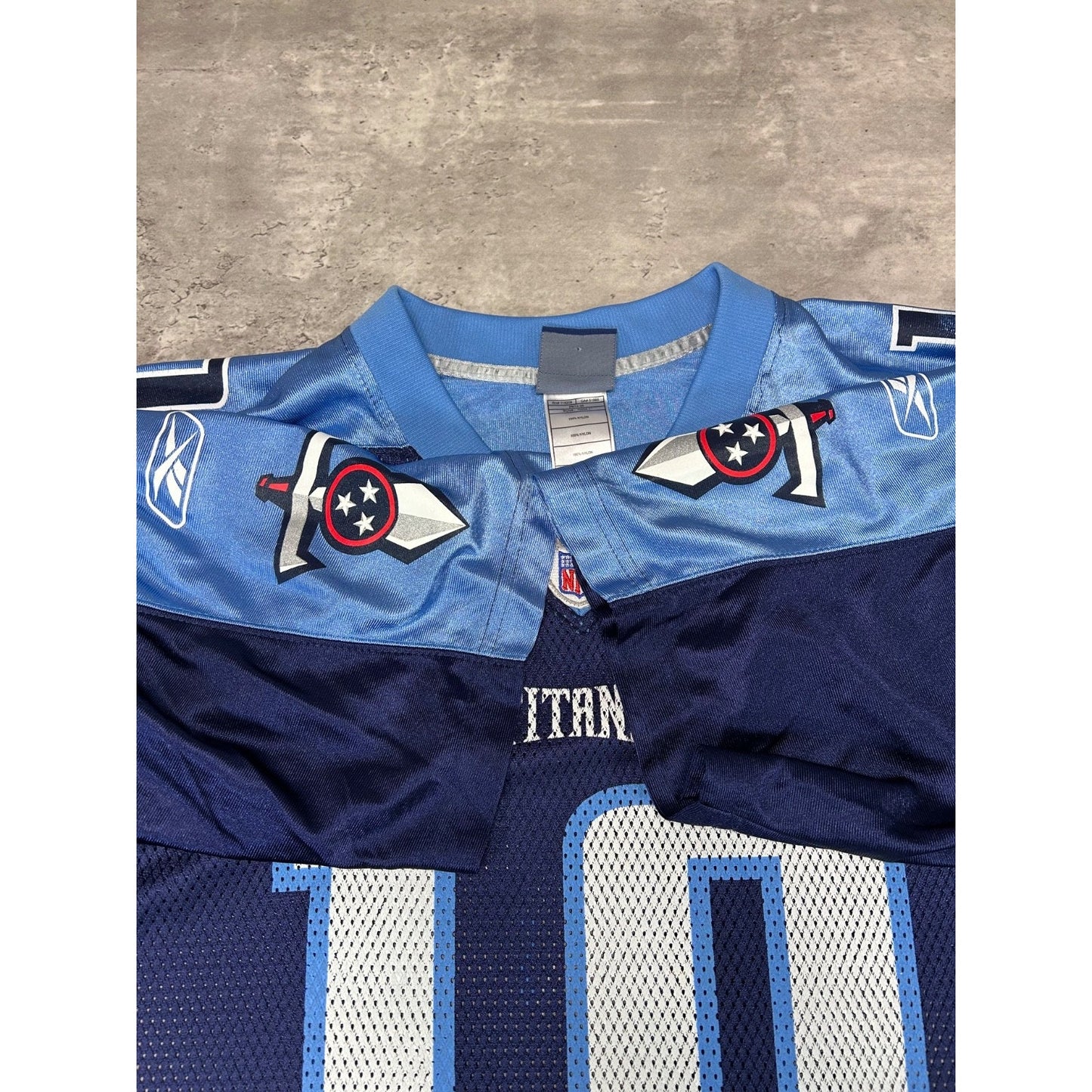 Vintage Jake Locker #10 Tennessee Titans NFL Reebok Football Jersey Size Large