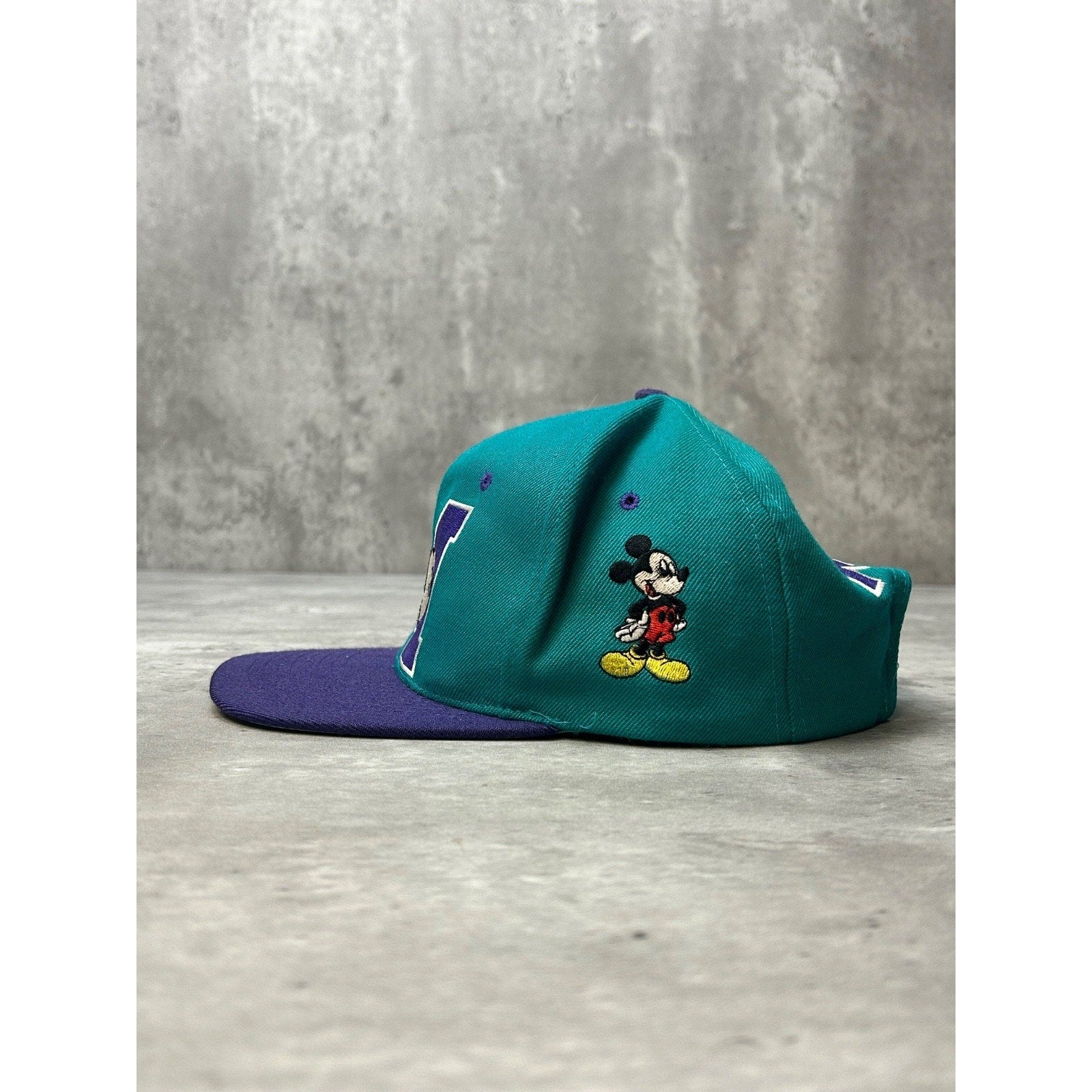 Vintage 90s Disney Mickey Mouse Embroidered Character Snapback Hat OSFA