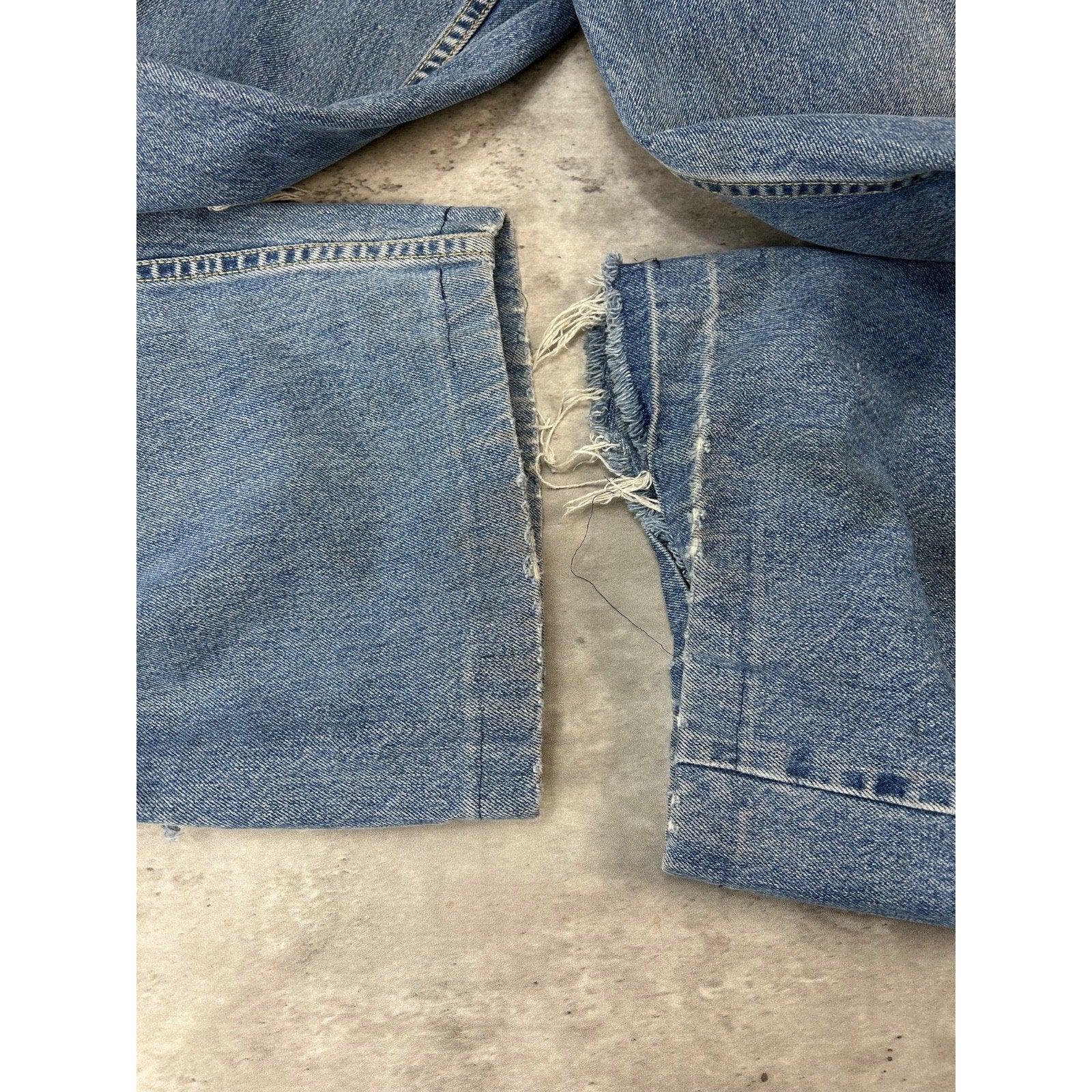 Vintage Y2K Levis Silver Tab Baggy Fit Medium Wash Denim Pants Size 39