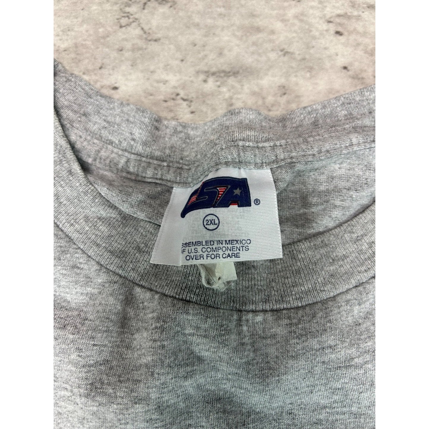 Vintage Cleveland Browns NFL Helmet Graphic Spellout Football T-Shirt Size 2XL