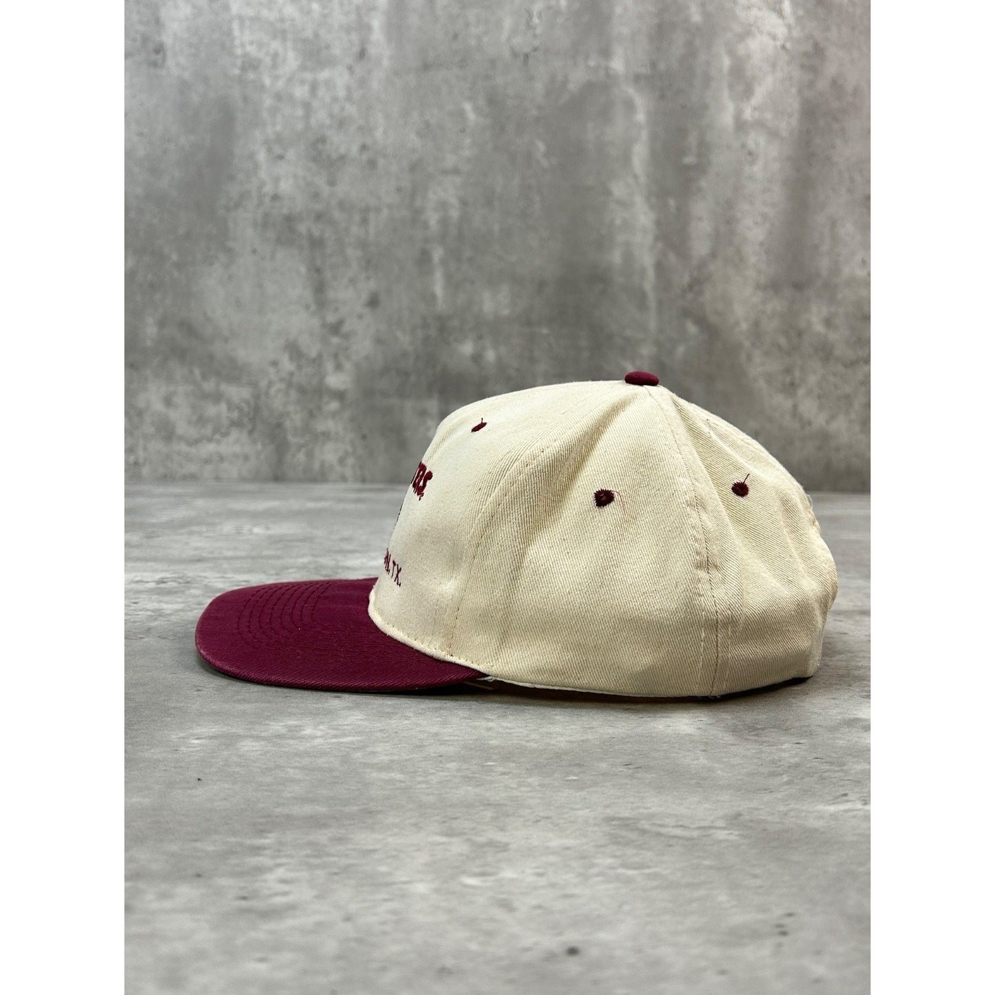 Vintage 90s Hooters Embroidered Spellout Logo Snapback Hat OSFA