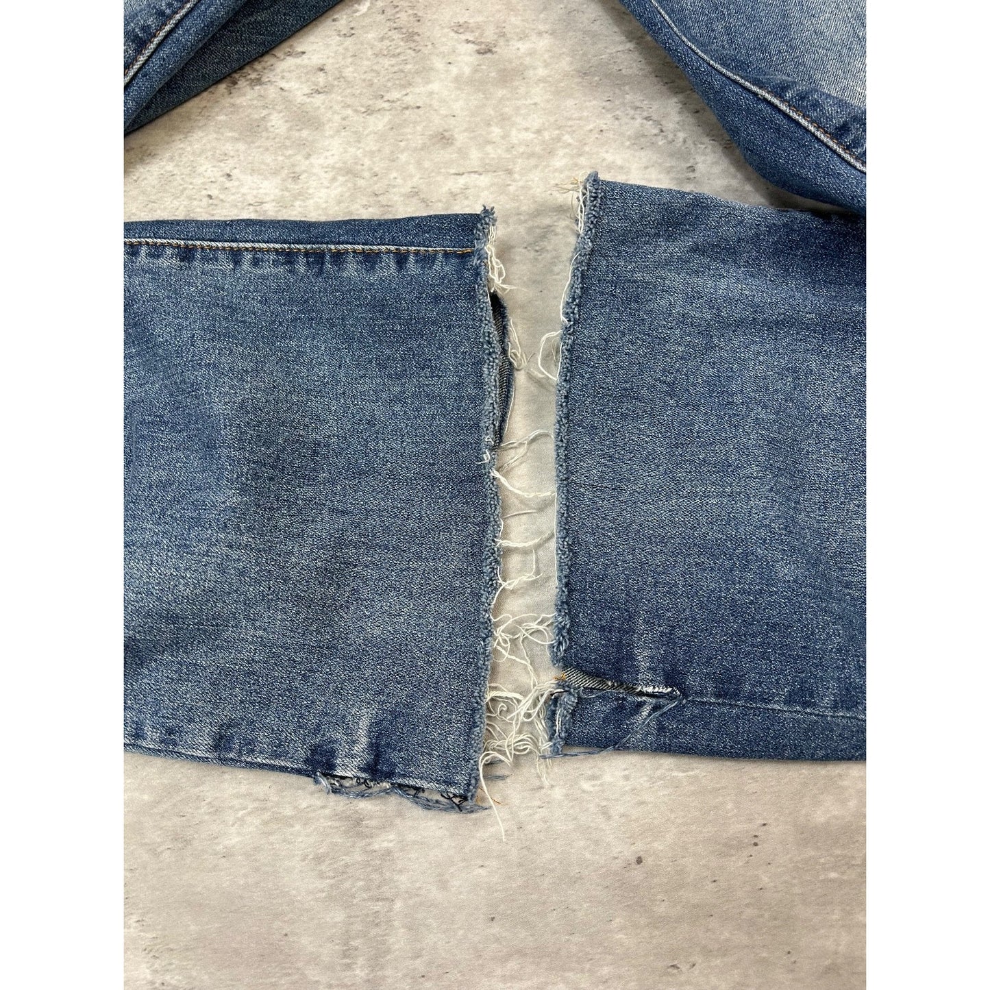 Vintage Y2K Parasuco Frayed Distressed Medium Wash Denim Pants Size 38