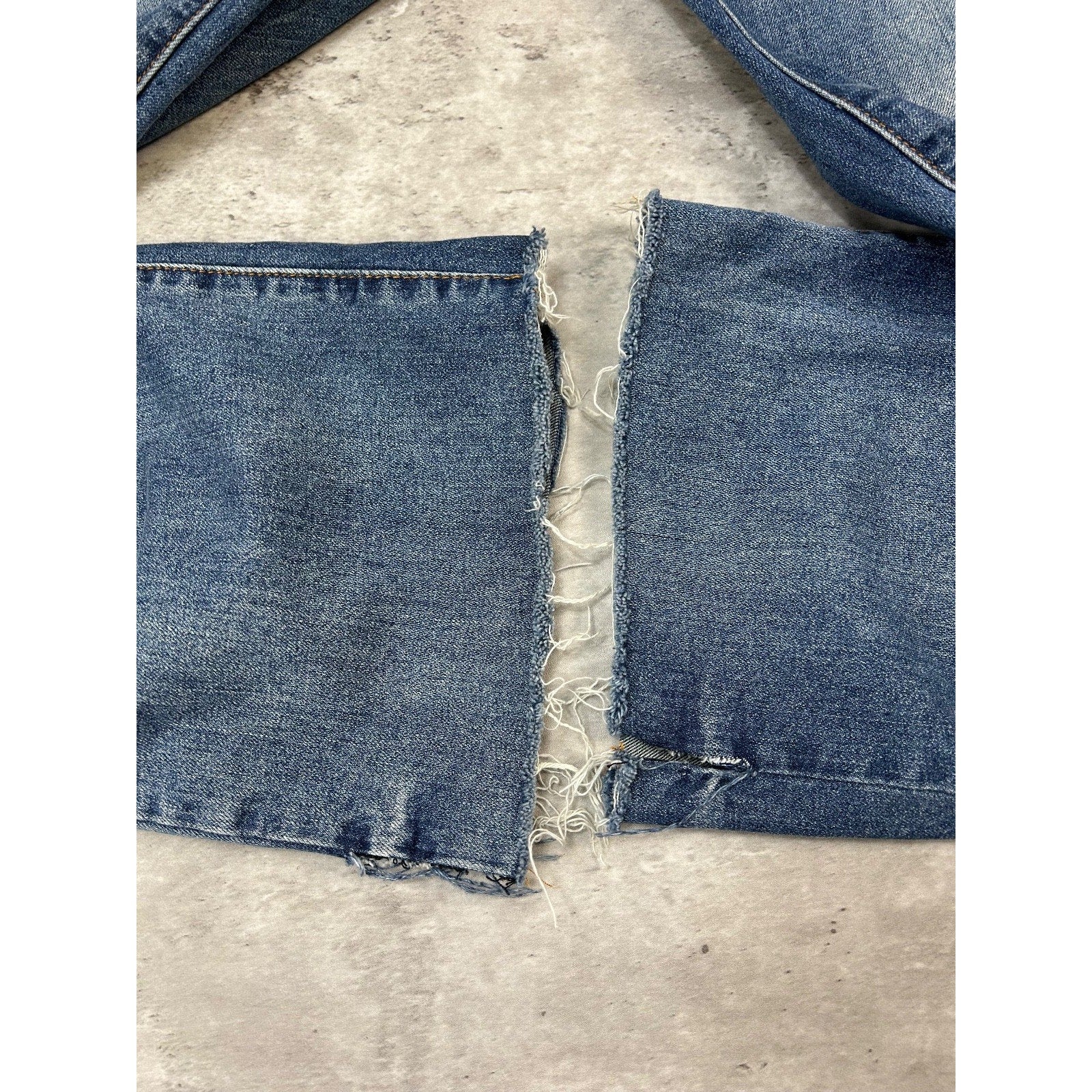Vintage Y2K Parasuco Frayed Distressed Medium Wash Denim Pants Size 38