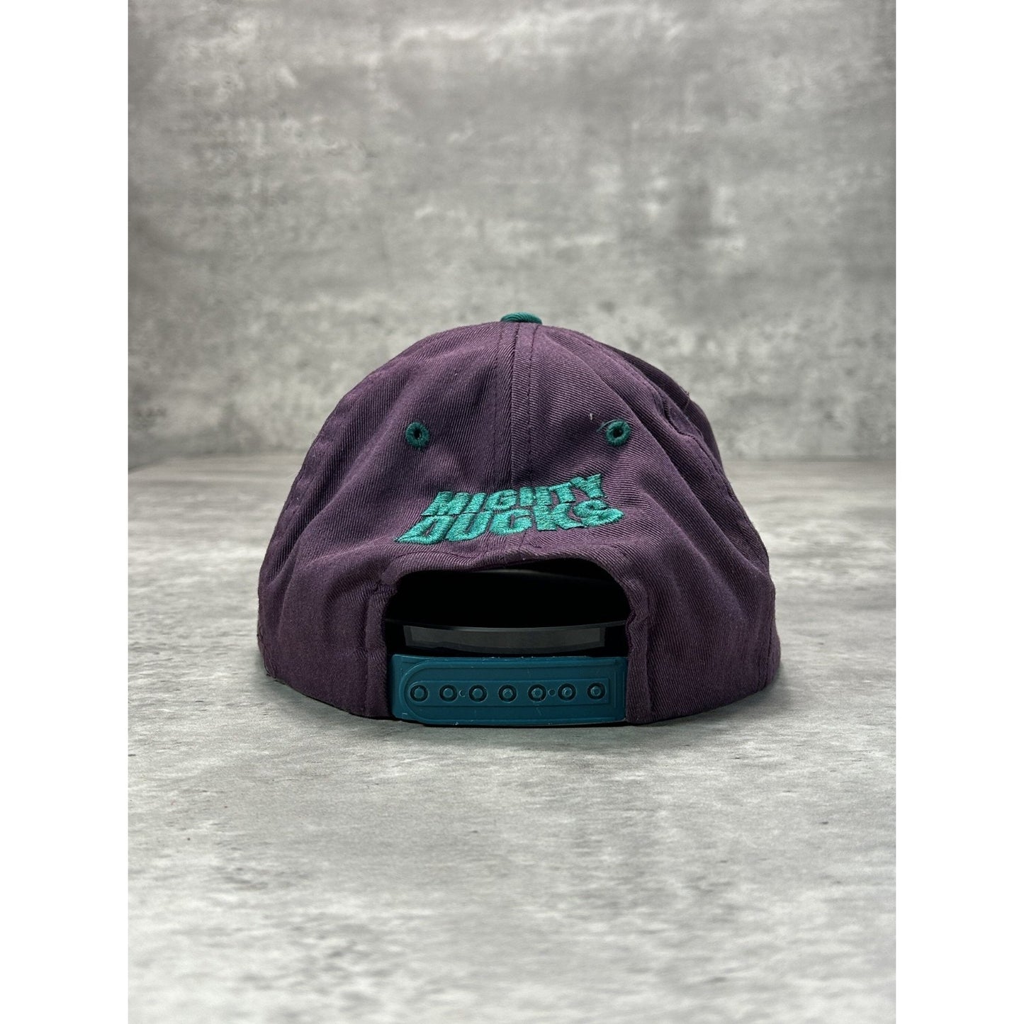 Vintage 90s Anaheim Mighty Ducks NHL Embroidered Logo Hockey Snapback Hat OSFA