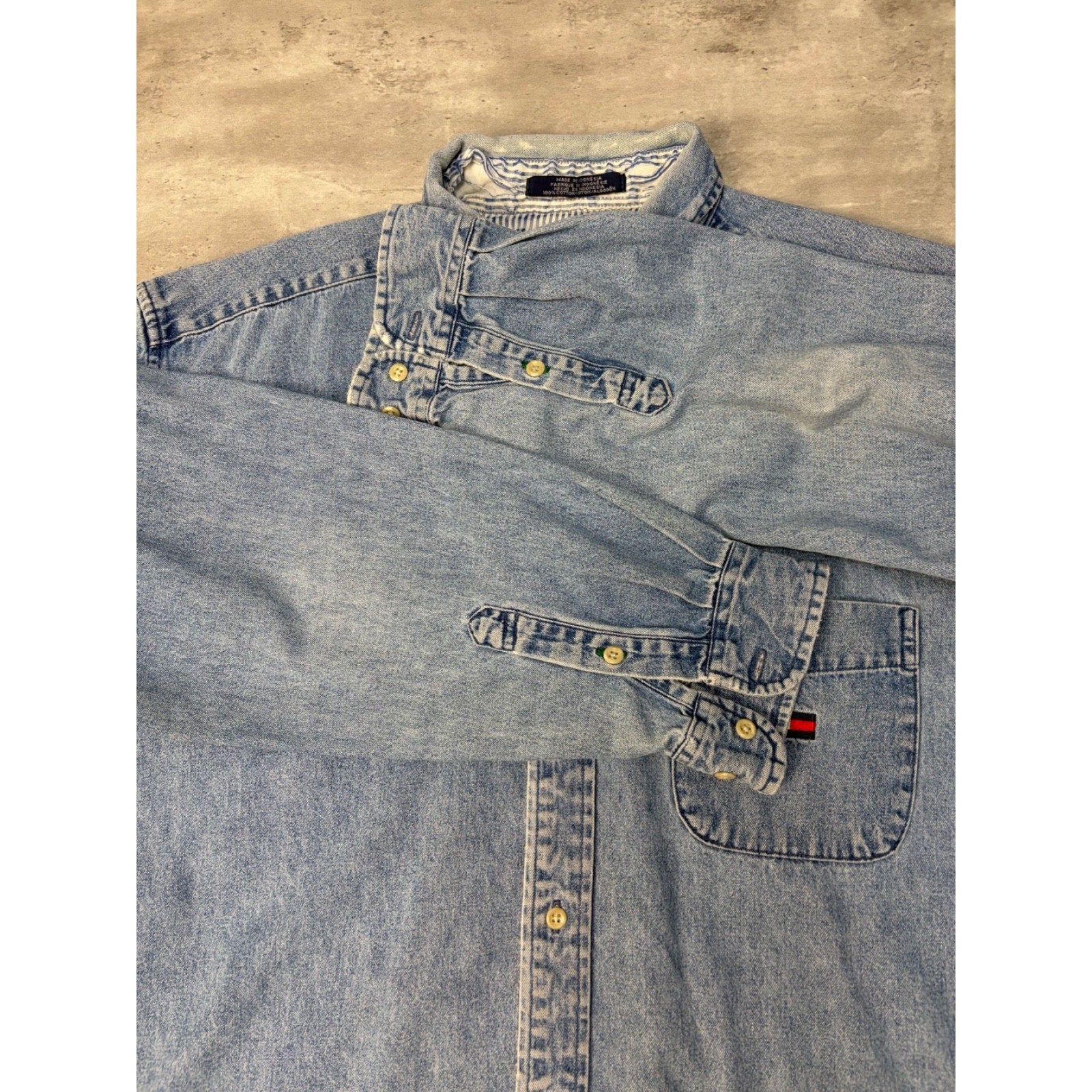 Vintage Tommy Hilfiger Light Wash Denim Long Sleeve Button Up Shirt Size Large