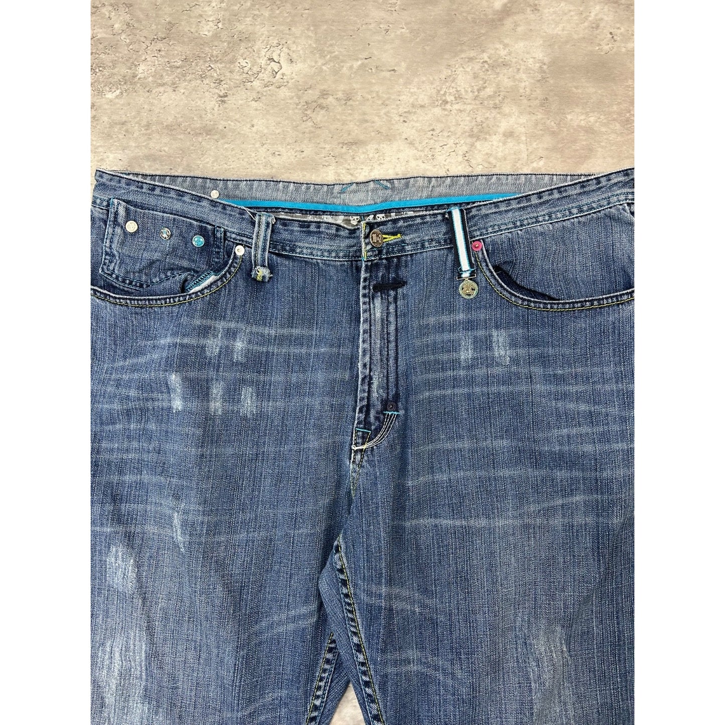 Vintage Y2K Artful Dodger Baggy Fit Medium Wash Denim Skull Pocket Pants Size 42