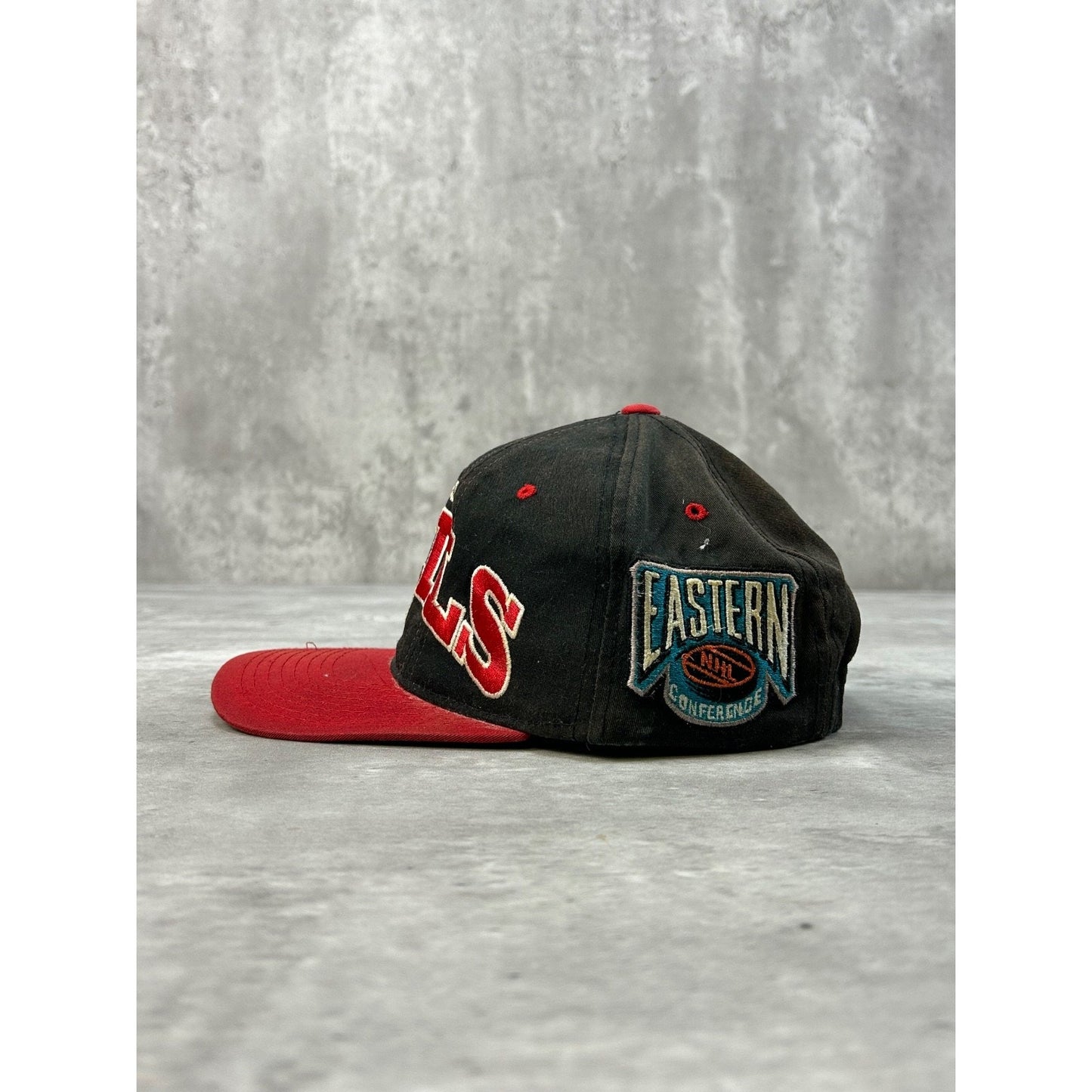 Vintage 90s New Jersey Devils NHL Starter Embroidered Spellout Snapback Hat OSFA
