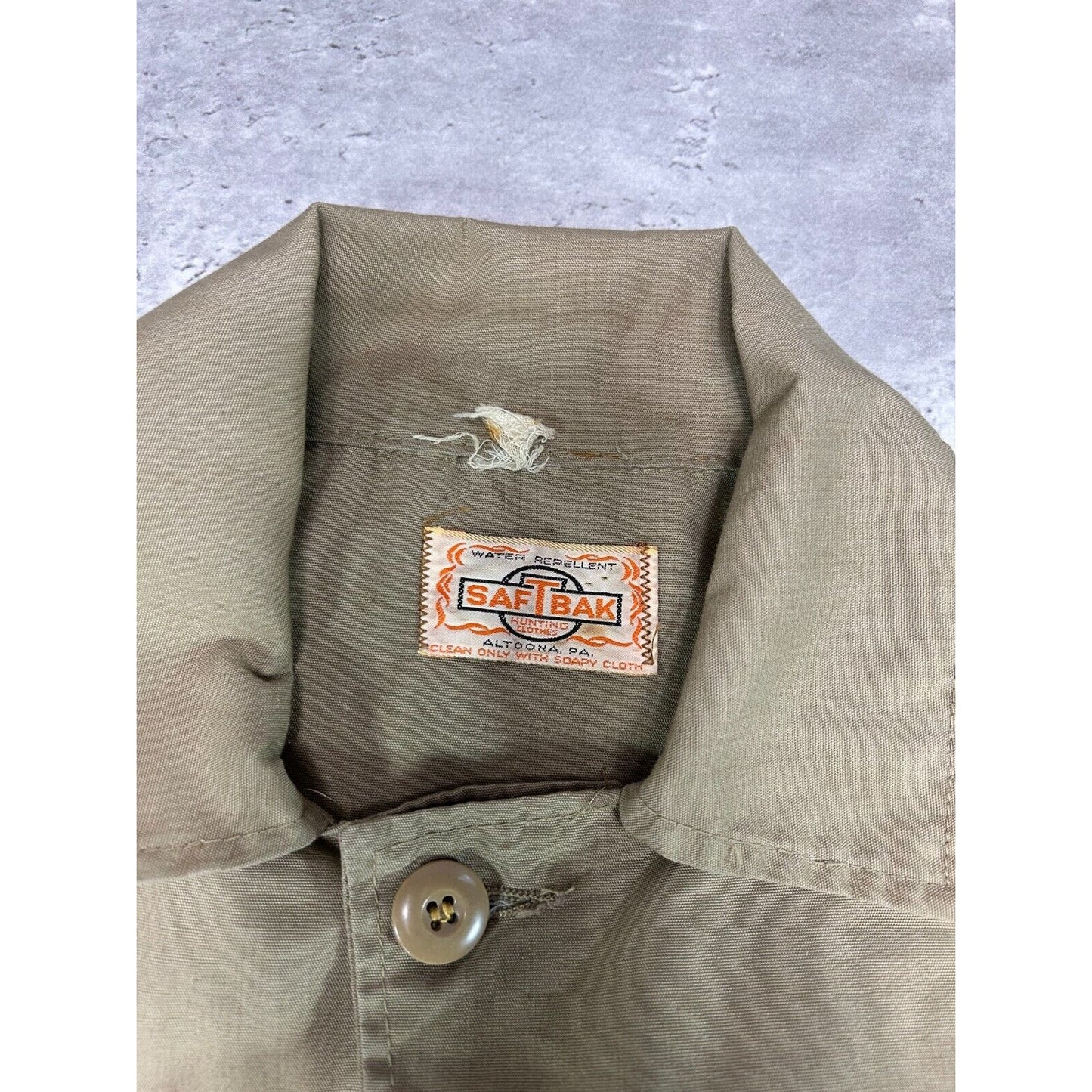 Vintage 1970s Saf-T-Bak Three Pocket Hunting Long Jacket Size XL Beige