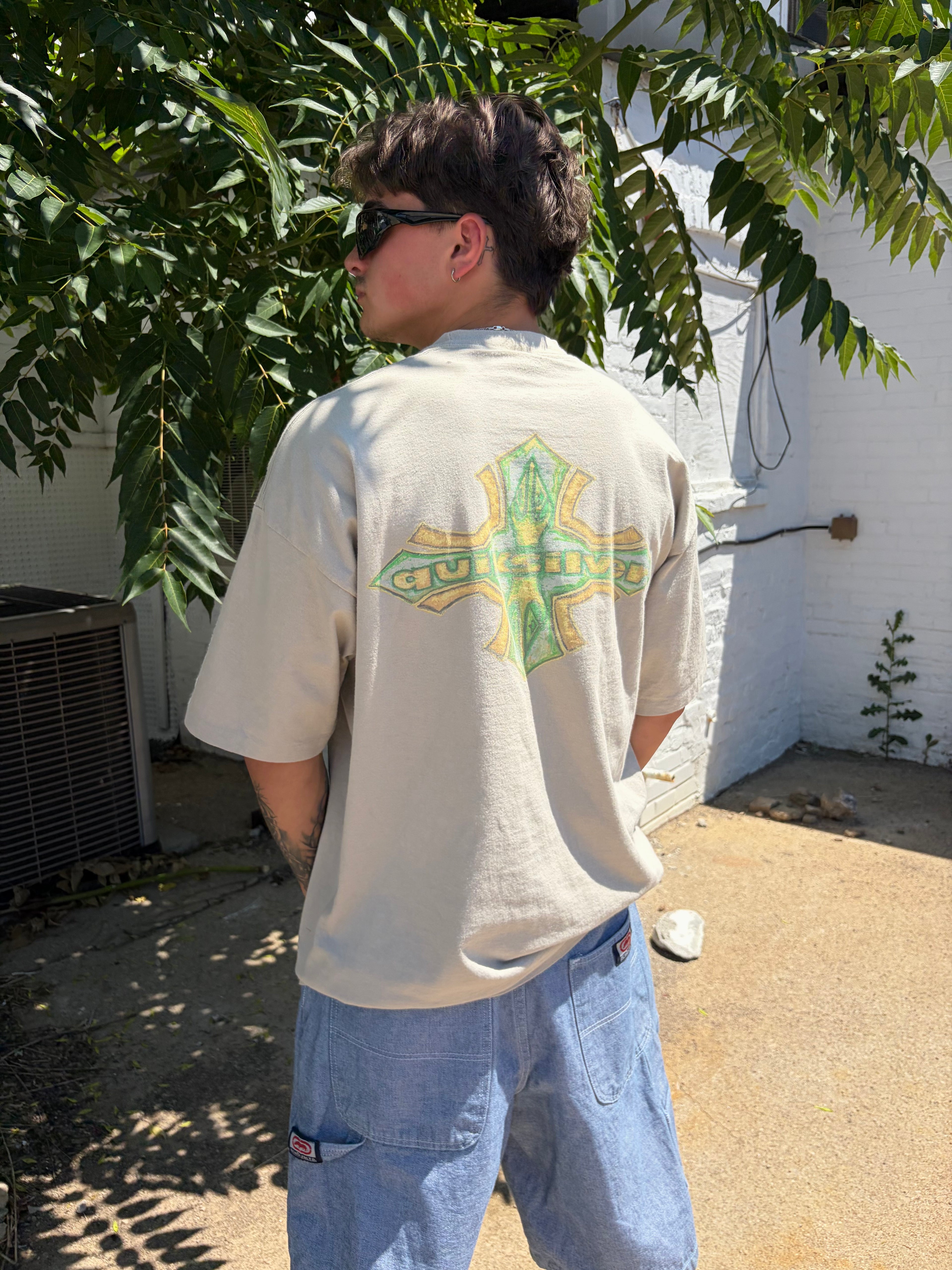 Vintage Y2K Quiksilver Emblem Spellout Beige Graphic T-Shirt Size XL