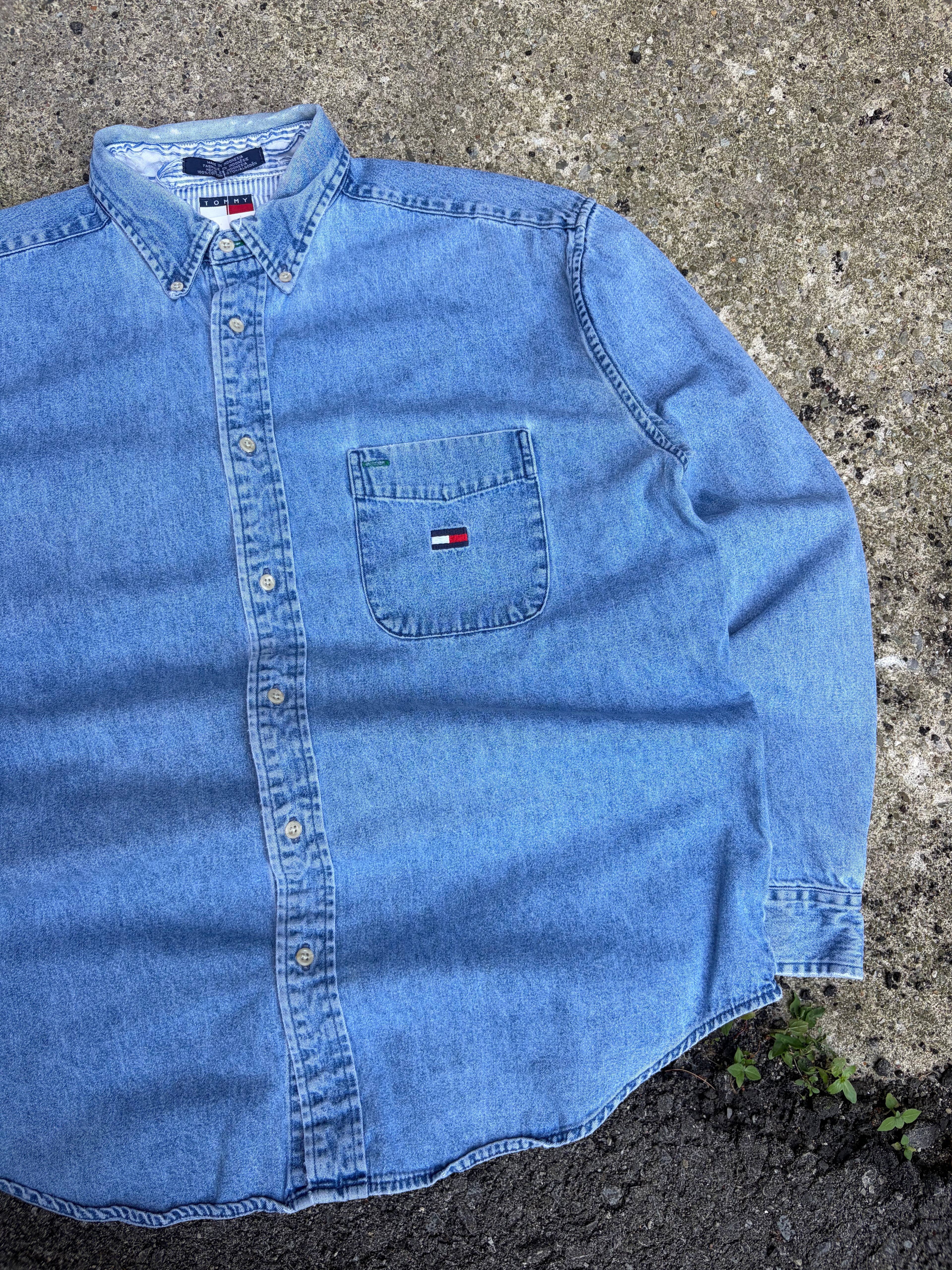 Vintage Tommy Hilfiger Light Wash Denim Long Sleeve Button Up Shirt Size Large