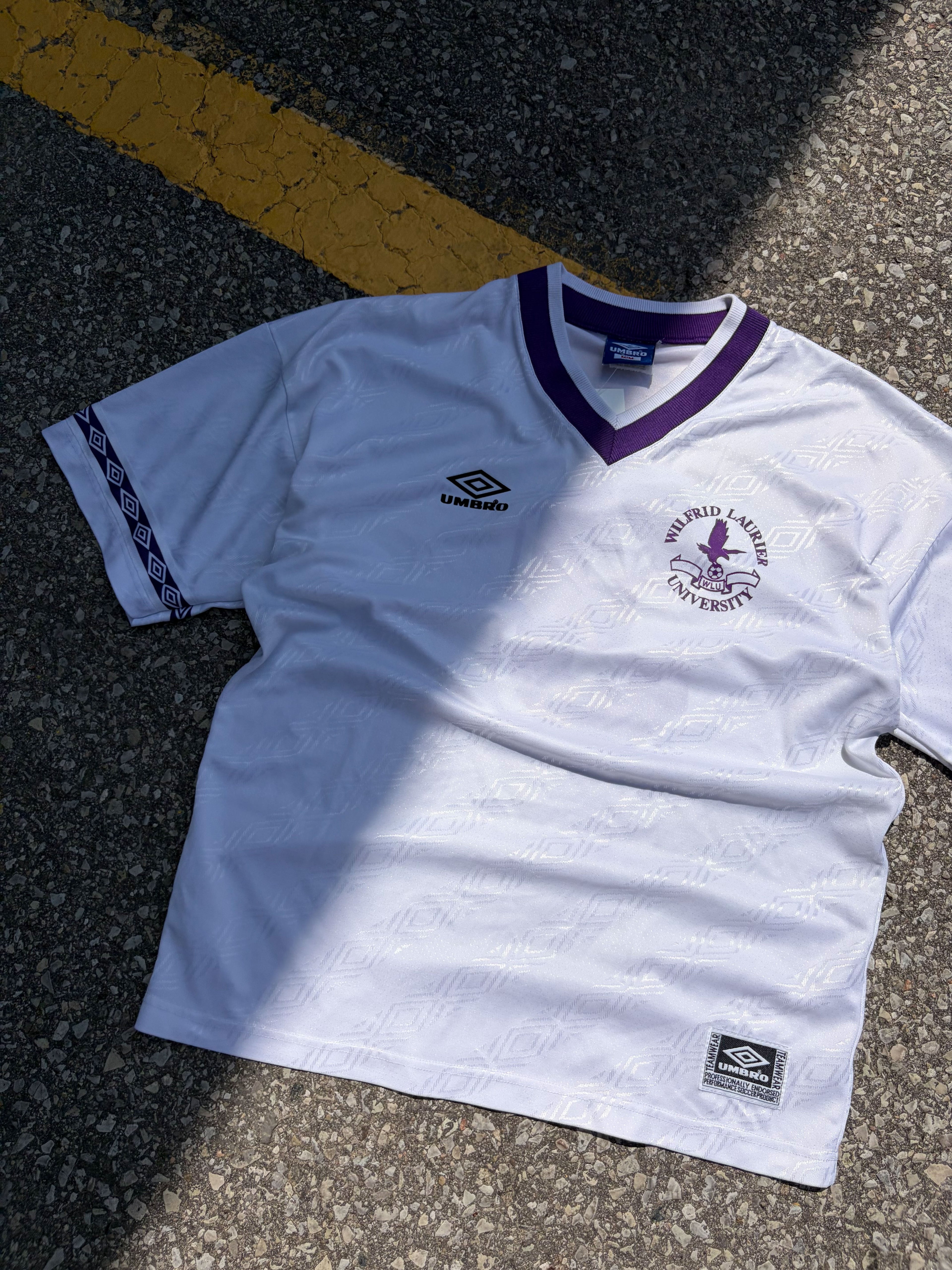 Vintage Wilfred Laurier University NCAA Collegiate Umbro Soccer Jersey Sz Medium
