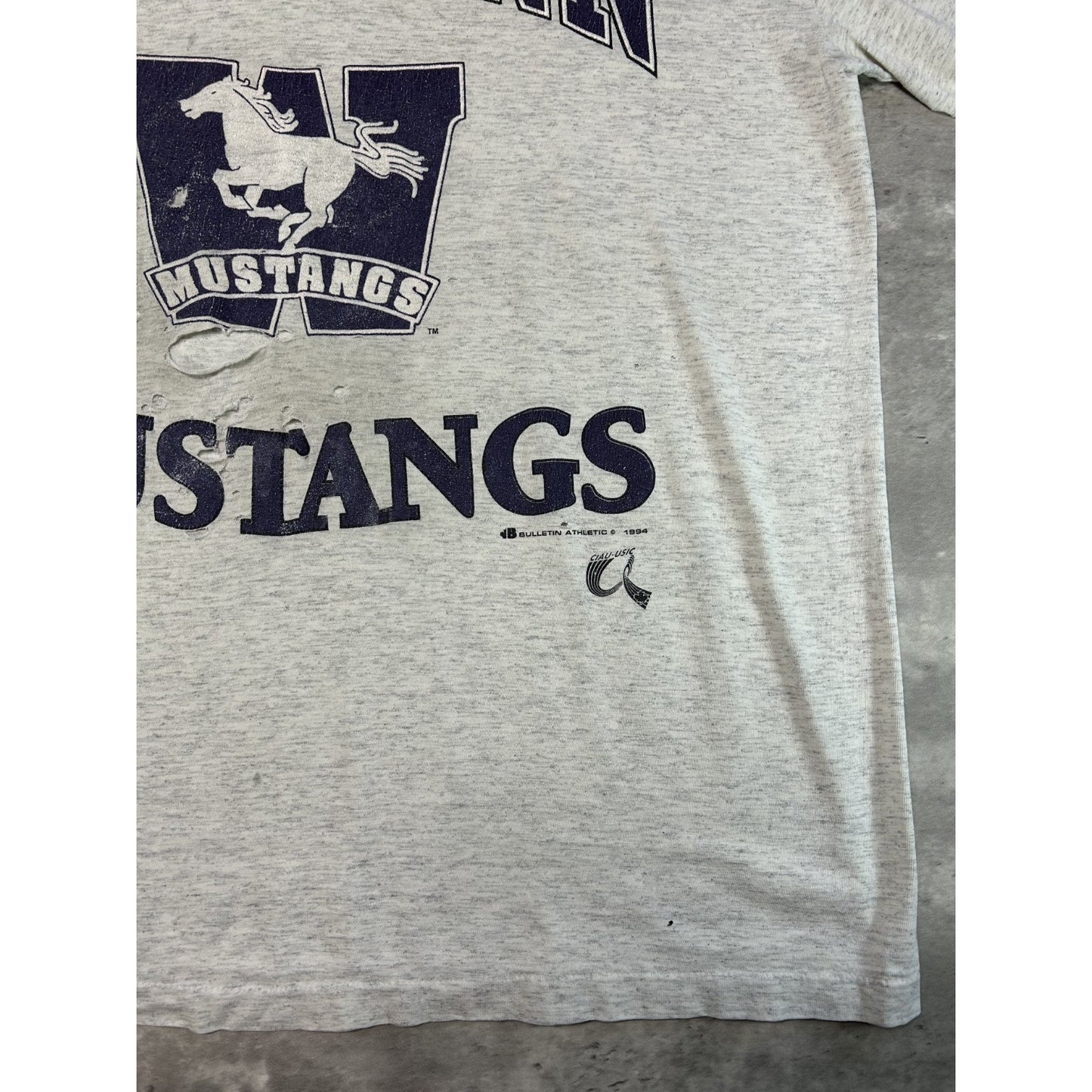 Vintage 1994 Western Mustangs Collegiate Graphic Spellout T-Shirt Size XL