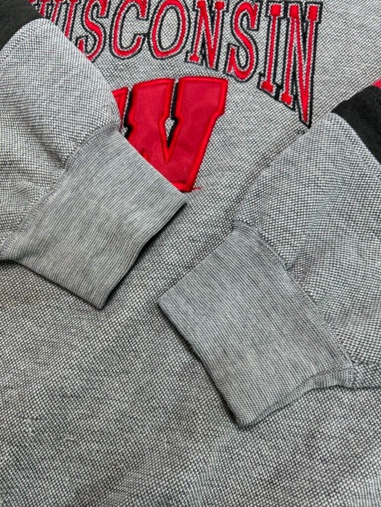 Vintage 90s Wisconsin Badgers NCAA Embroidered Spellout Sweatshirt Size Large