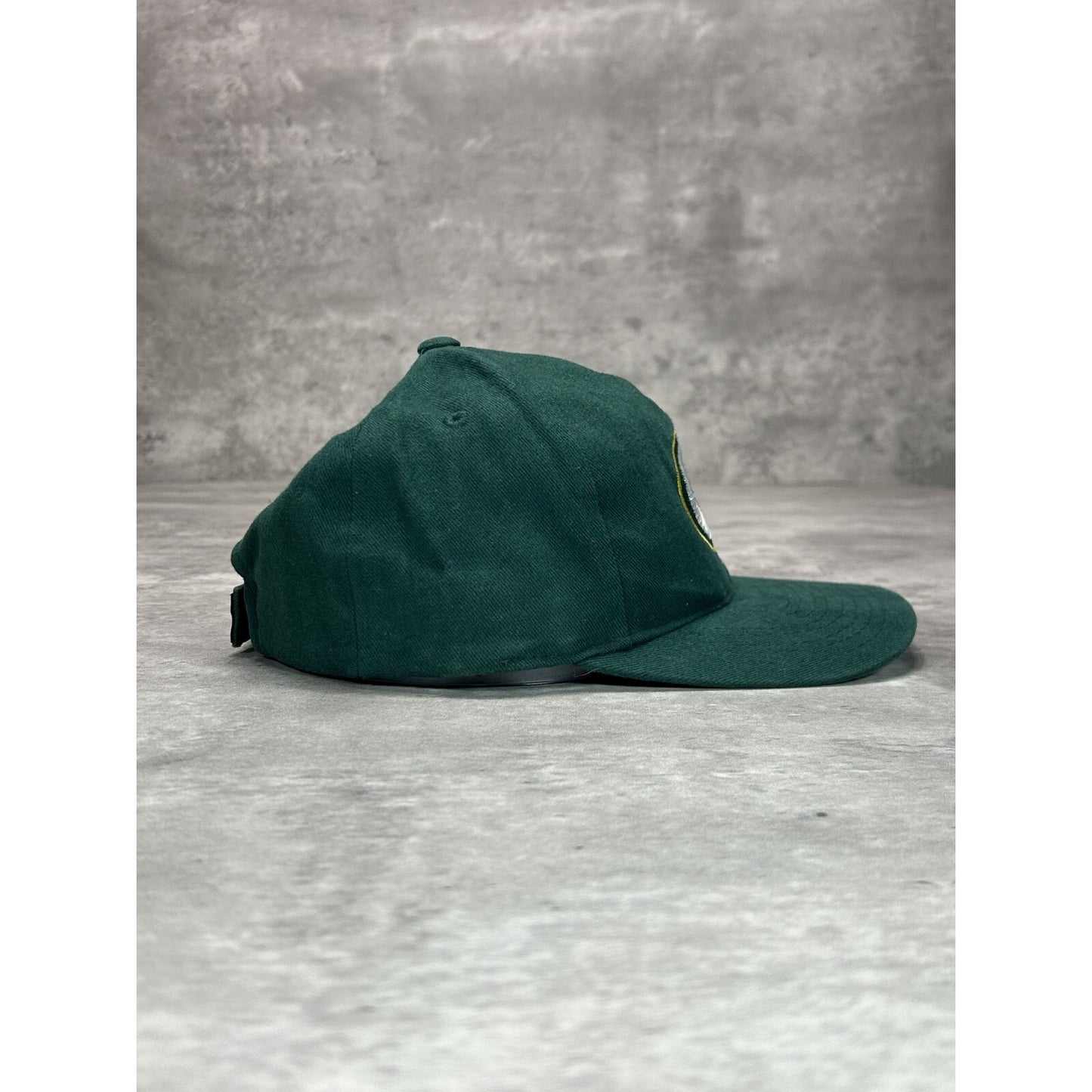 Vintage 90s Green Bay Packers NFL Embroidered Logo Strapback Hat OSFA Green