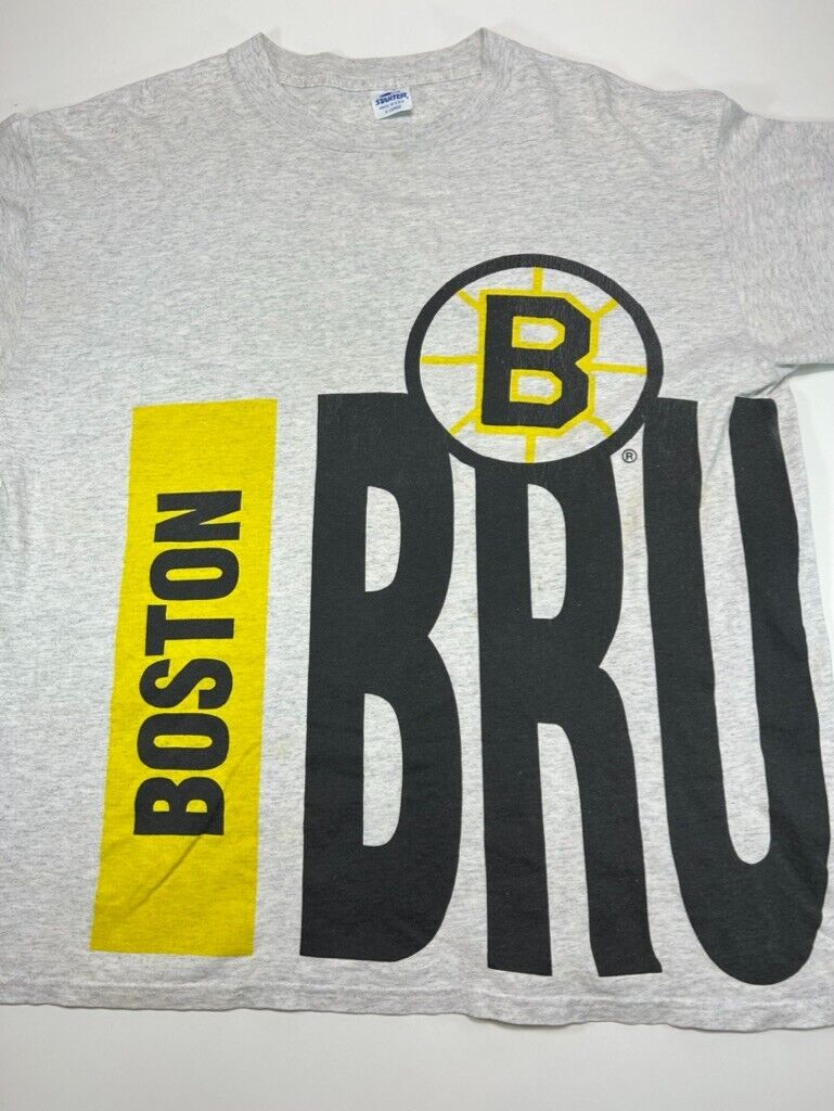 Vintage 1993 Boston Bruins NHL Wrap Around Spell Out Starter T-Shirt Size XL