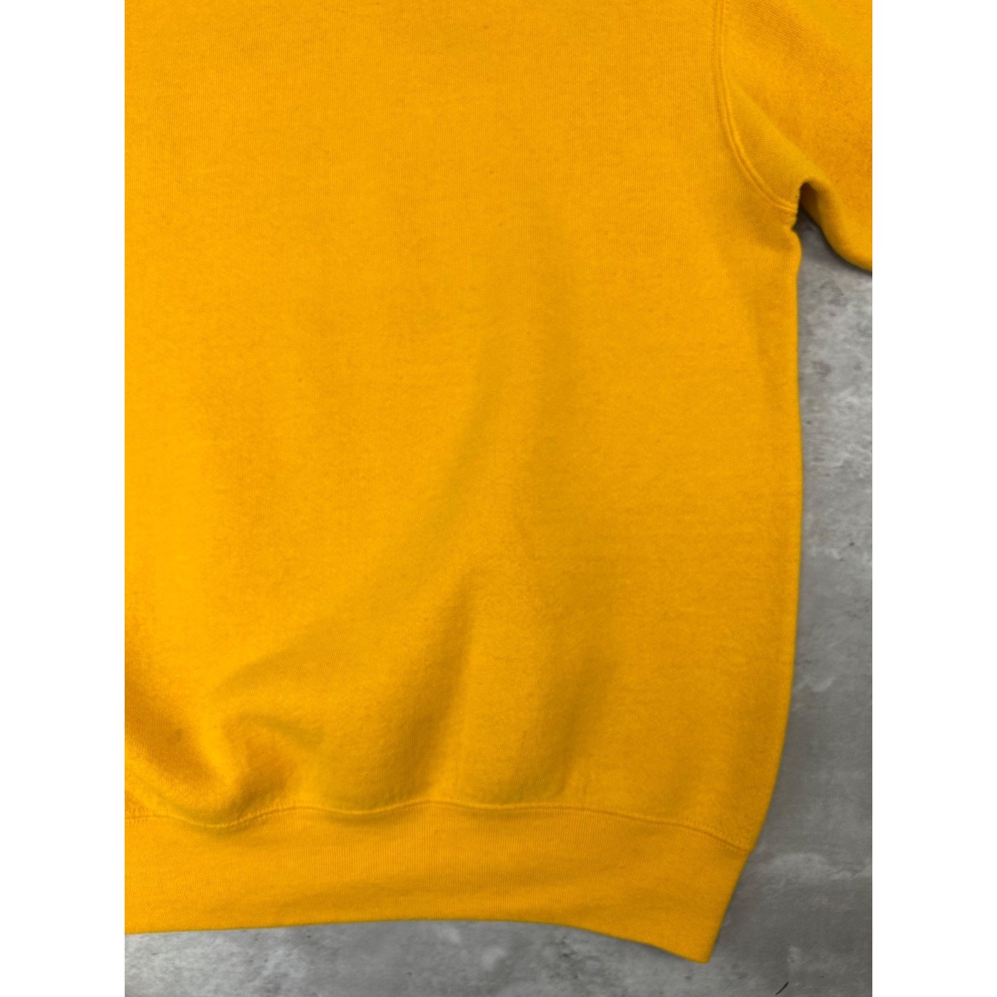 Vintage 2004 Iowa Vs Miami Outback Bowl NCAA Football Graphic Sweatshirt Size XL