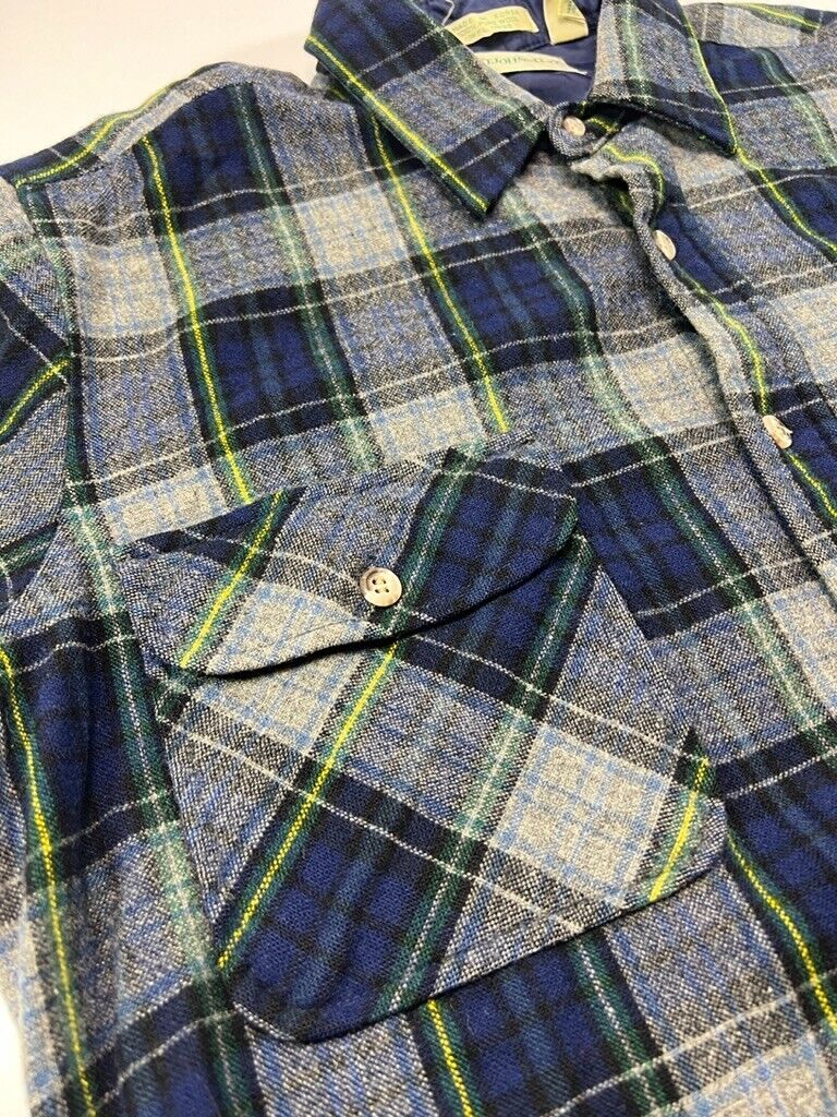 Vintage 90s St. Johns Bay Double Pocket Wool Flannel Button Up Shirt Size Medium