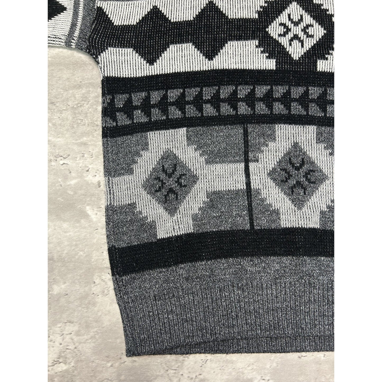 Vintage 80s/90s Abstract Geometric Print Pullover Ribbed Knit Sweater Sz Medium