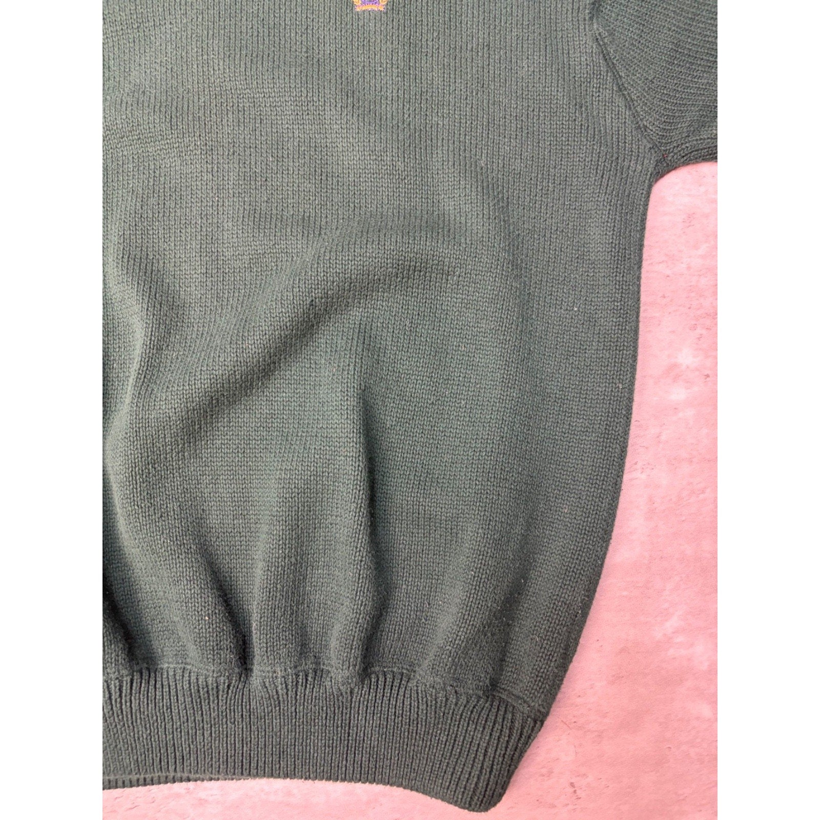 Vintage Tommy Hilfiger Embroidered Crest Pullover Knit Sweater Size Large